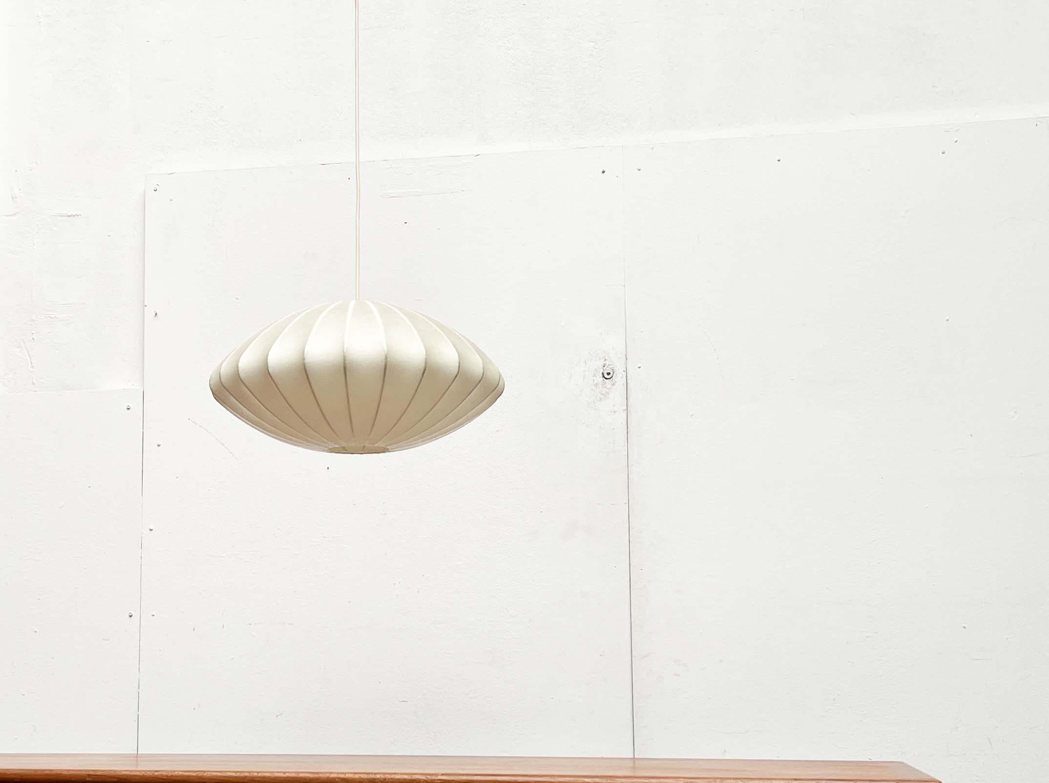 Lámpara colgante Cocoon alemana de mediados de siglo Friedel Wauer Goldkant, años 60 mediados del siglo XX en venta