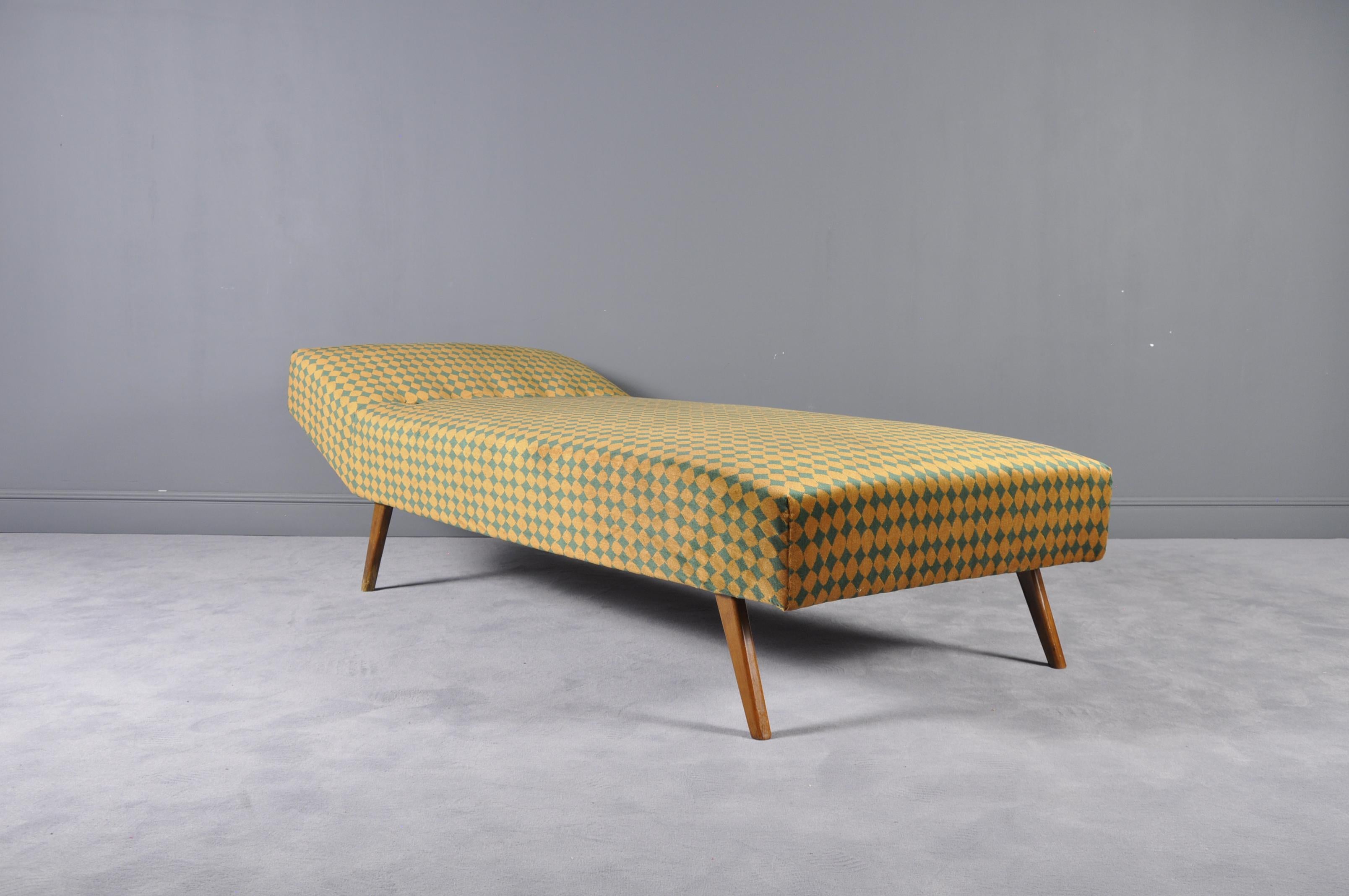 Mid-Century Modern German Daybed, 1950s In Excellent Condition In Bucharest, RO