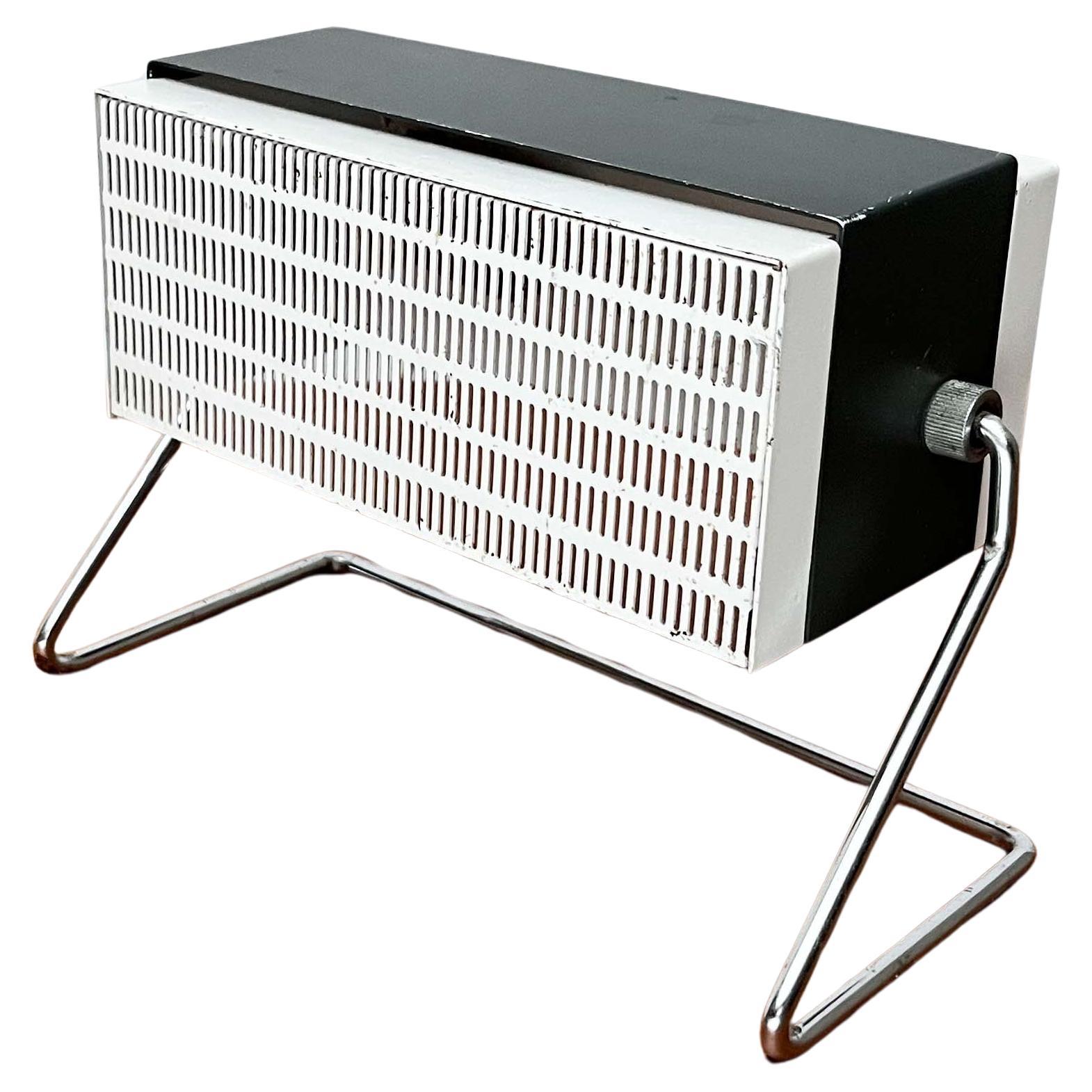 Lampe de table minimaliste en métal perforé allemande du milieu du siècle dernier, BUR, années 1960