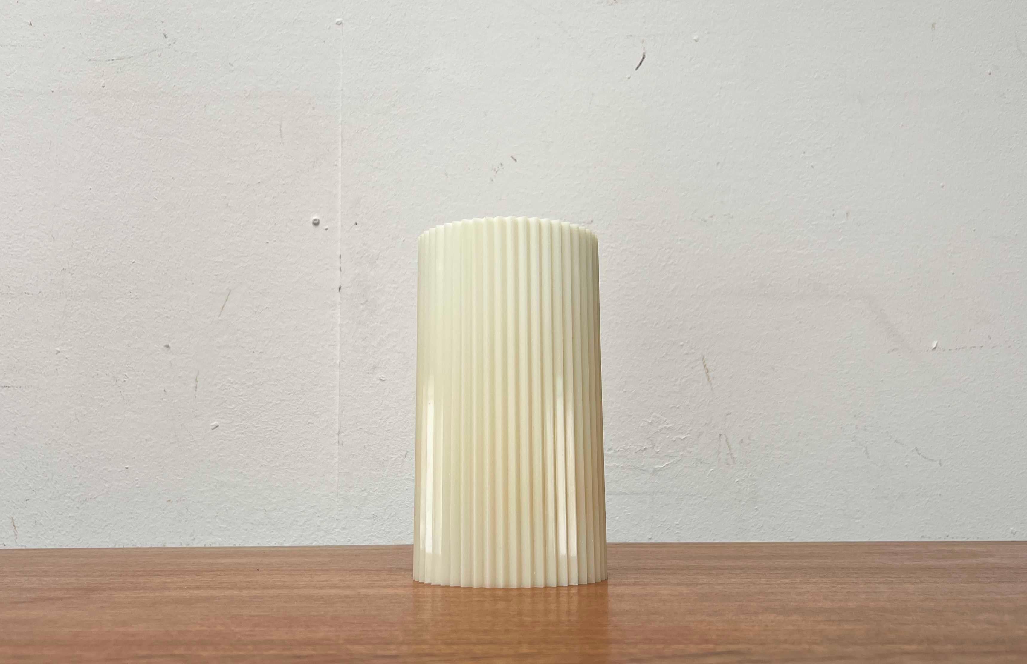 Lámparas colgantes alemanas minimalistas de plástico, modernas de mediados de siglo, de Erco Alemán en venta
