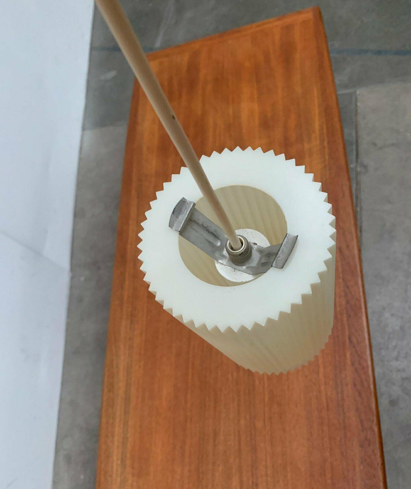 Lámparas colgantes alemanas minimalistas de plástico, modernas de mediados de siglo, de Erco en venta 2