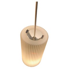 Lampade a sospensione in plastica minimaliste tedesche della metà del secolo scorso di Erco