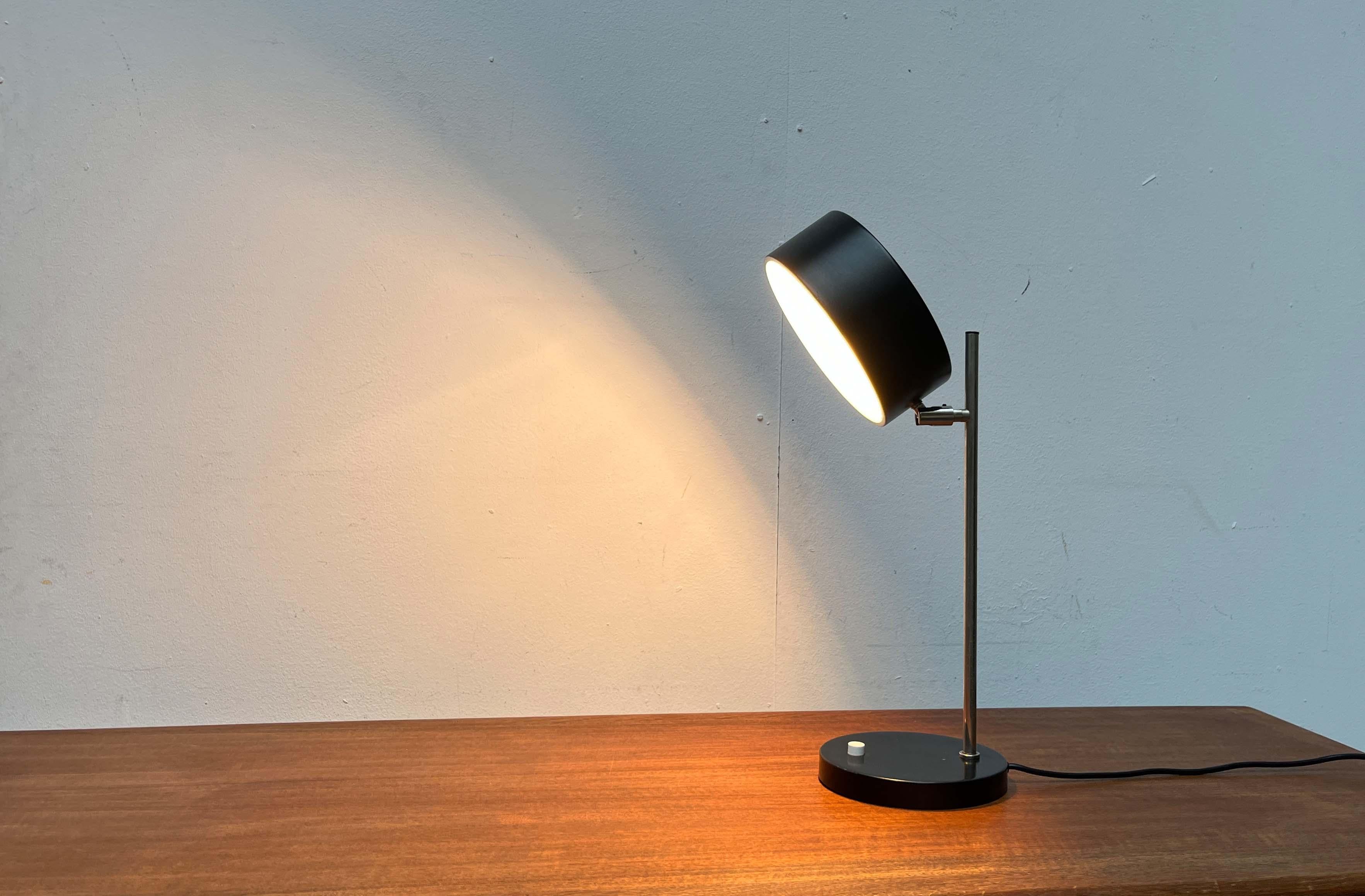 Lampe de table minimaliste allemande Modernity, années 1960 en vente 8