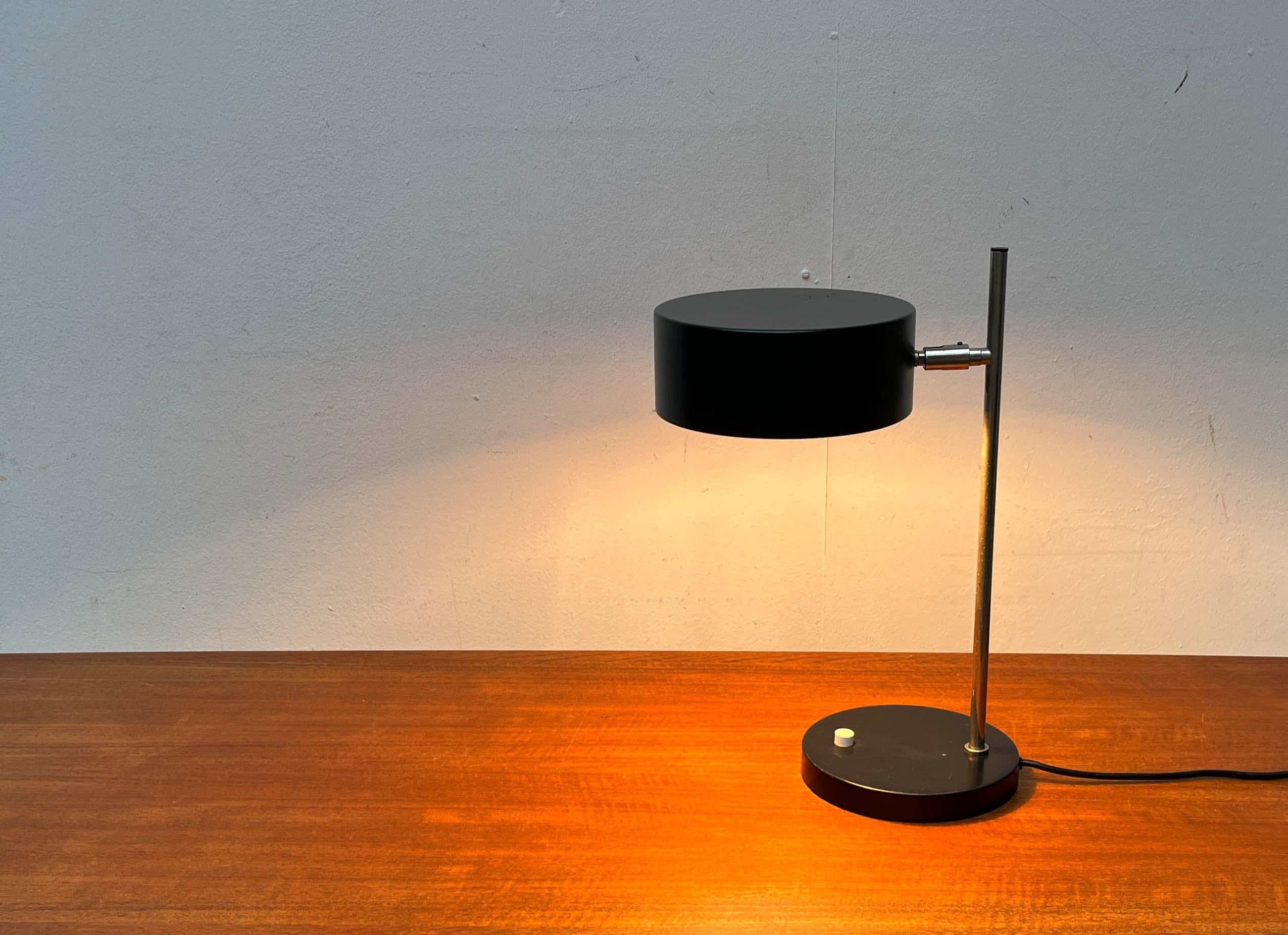 Allemand Lampe de table minimaliste allemande Modernity, années 1960 en vente