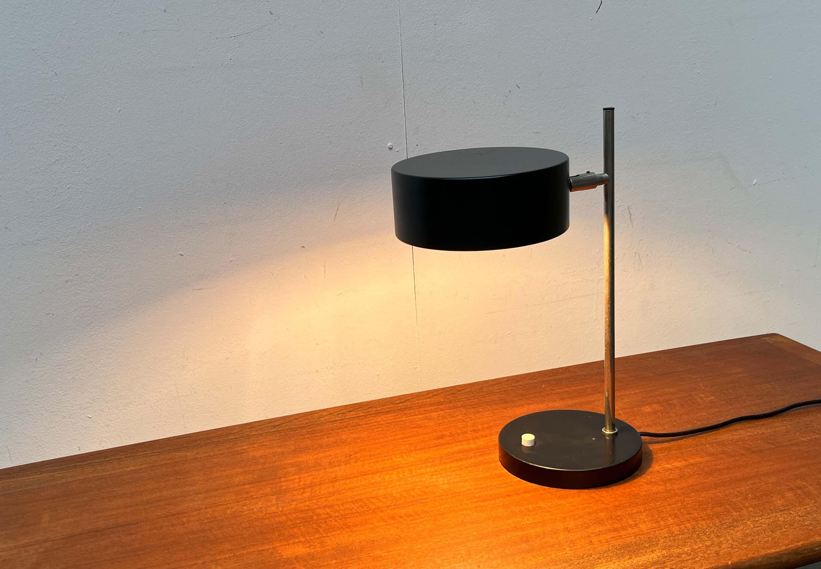 Milieu du XXe siècle Lampe de table minimaliste allemande Modernity, années 1960 en vente