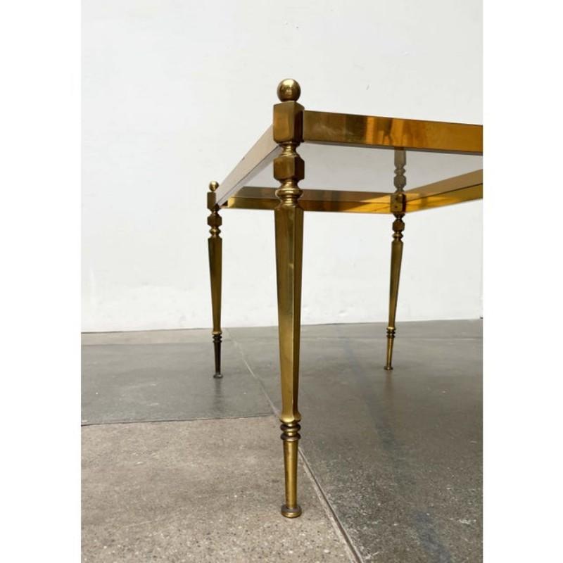 Tavolino neoclassico tedesco di metà secolo in ottone e vetro, anni '50 In condizioni buone in vendita a Hamburg, DE