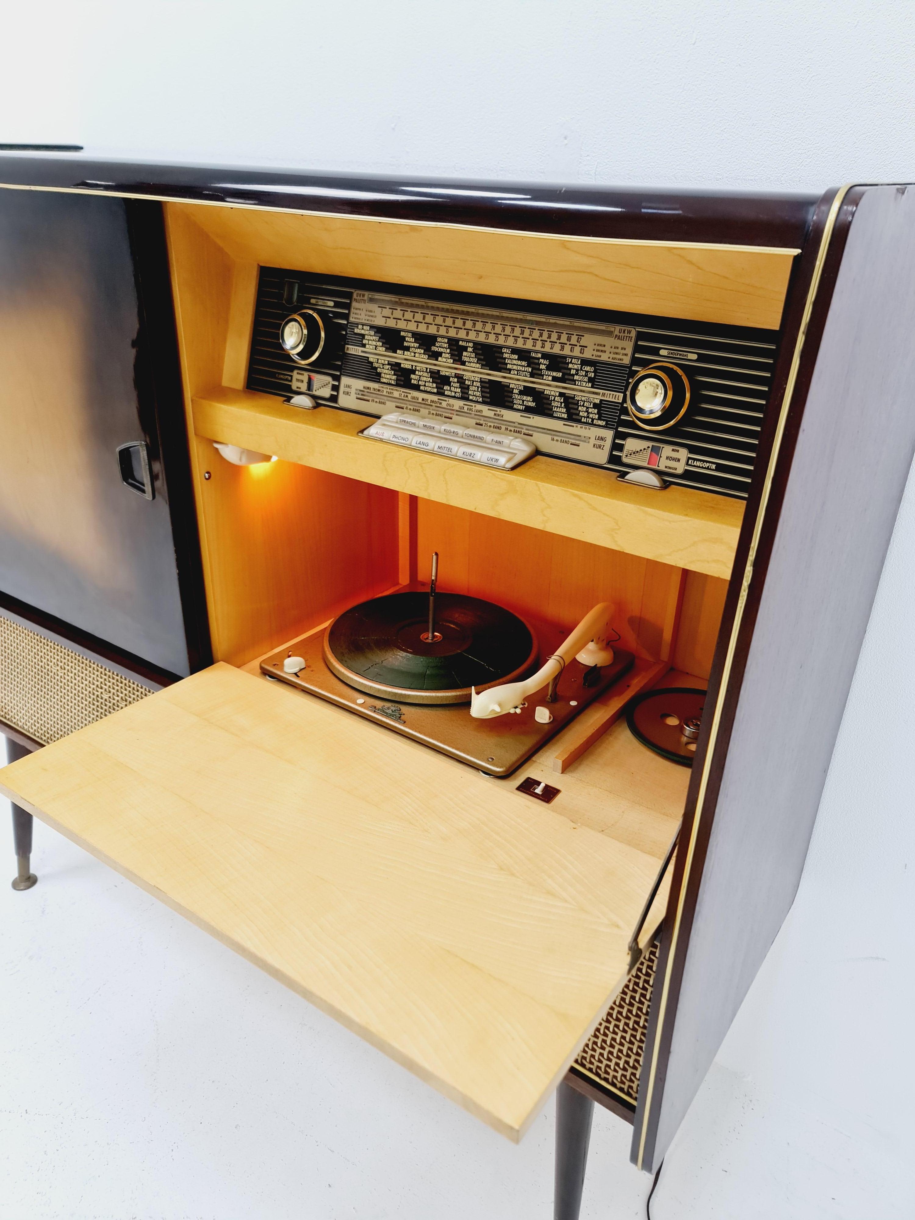 Allemand Tourne-disque allemand The Modernity, radio de Siemens, années 1950 en vente