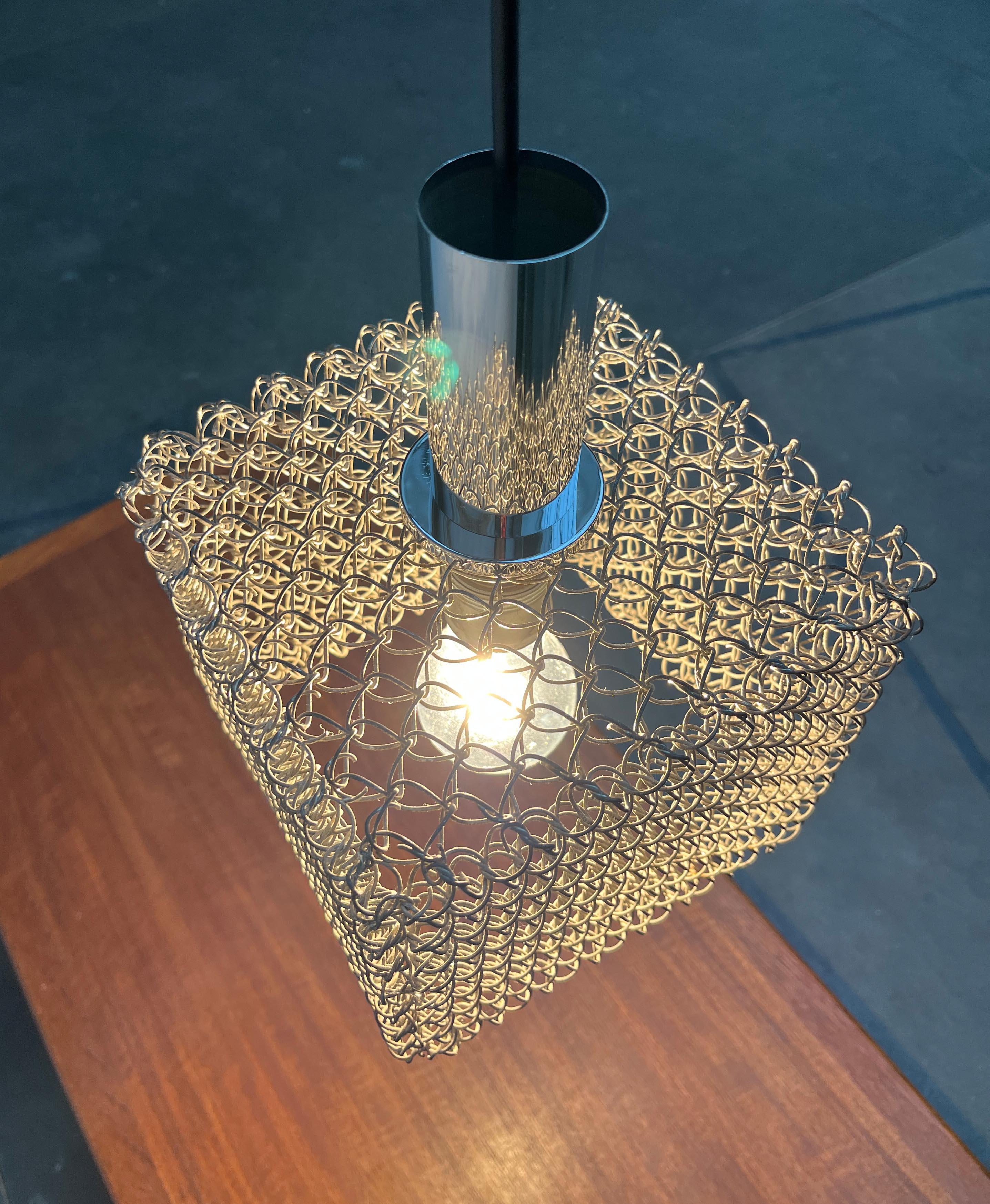 Metà XX secolo Lampada a sospensione a forma di cubo in rete della Modern Age tedesca, anni '60 in vendita