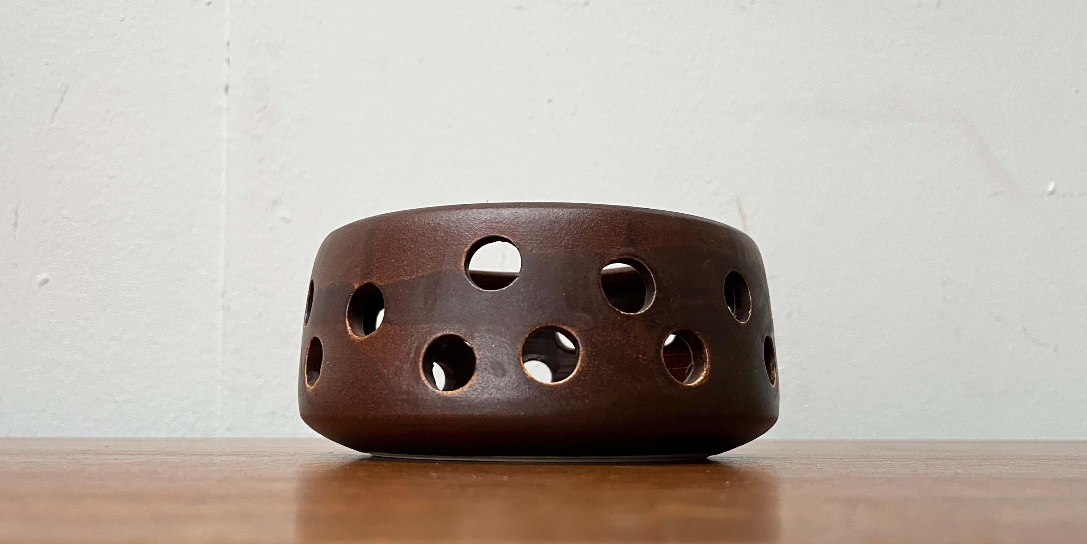 Mid-Century Modern Chauffe-théière en Studio Pottery allemand moderne du milieu du siècle par Otto Wichmann, années 1960 en vente