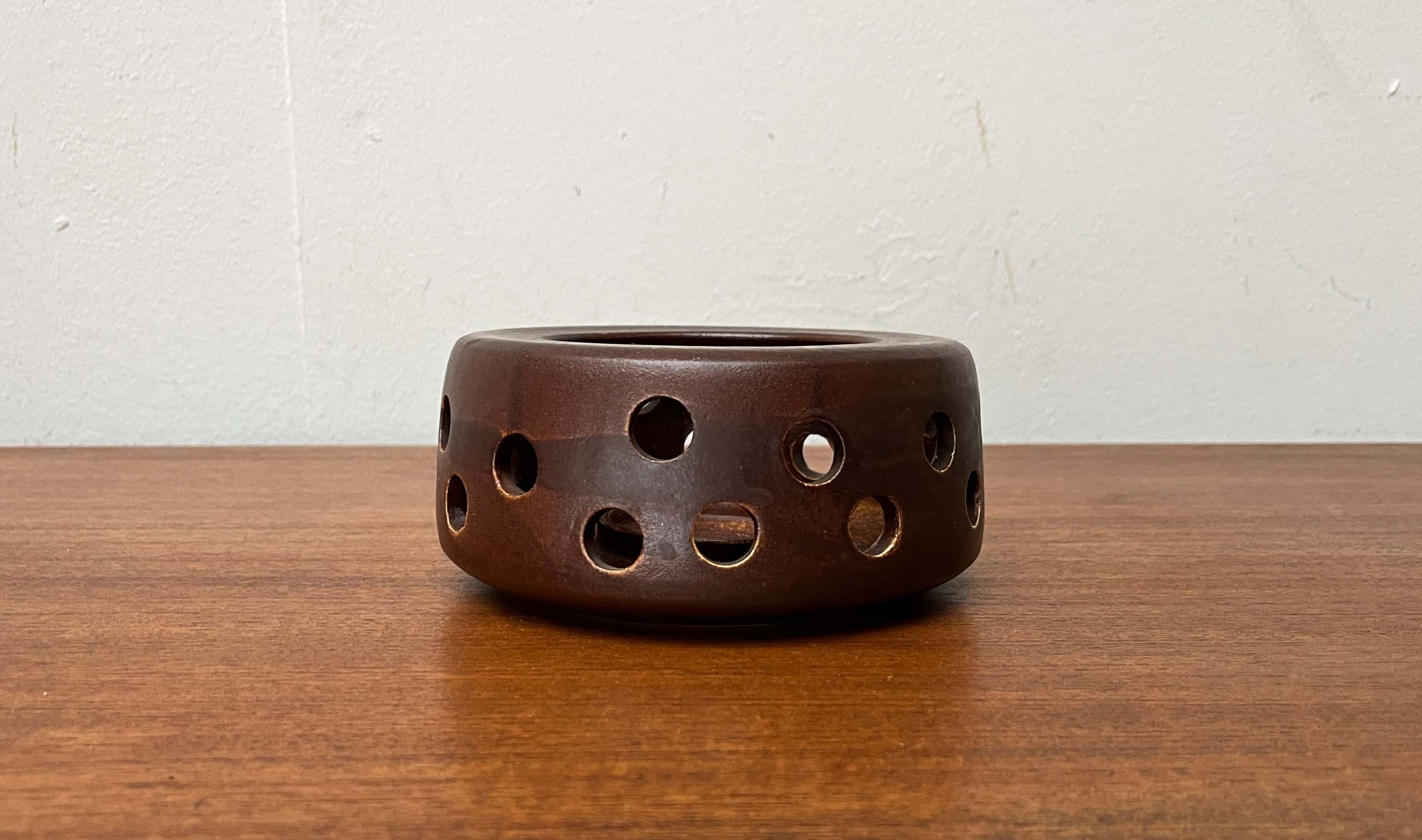 Chauffe-théière en Studio Pottery allemand moderne du milieu du siècle par Otto Wichmann, années 1960 Bon état - En vente à Hamburg, DE