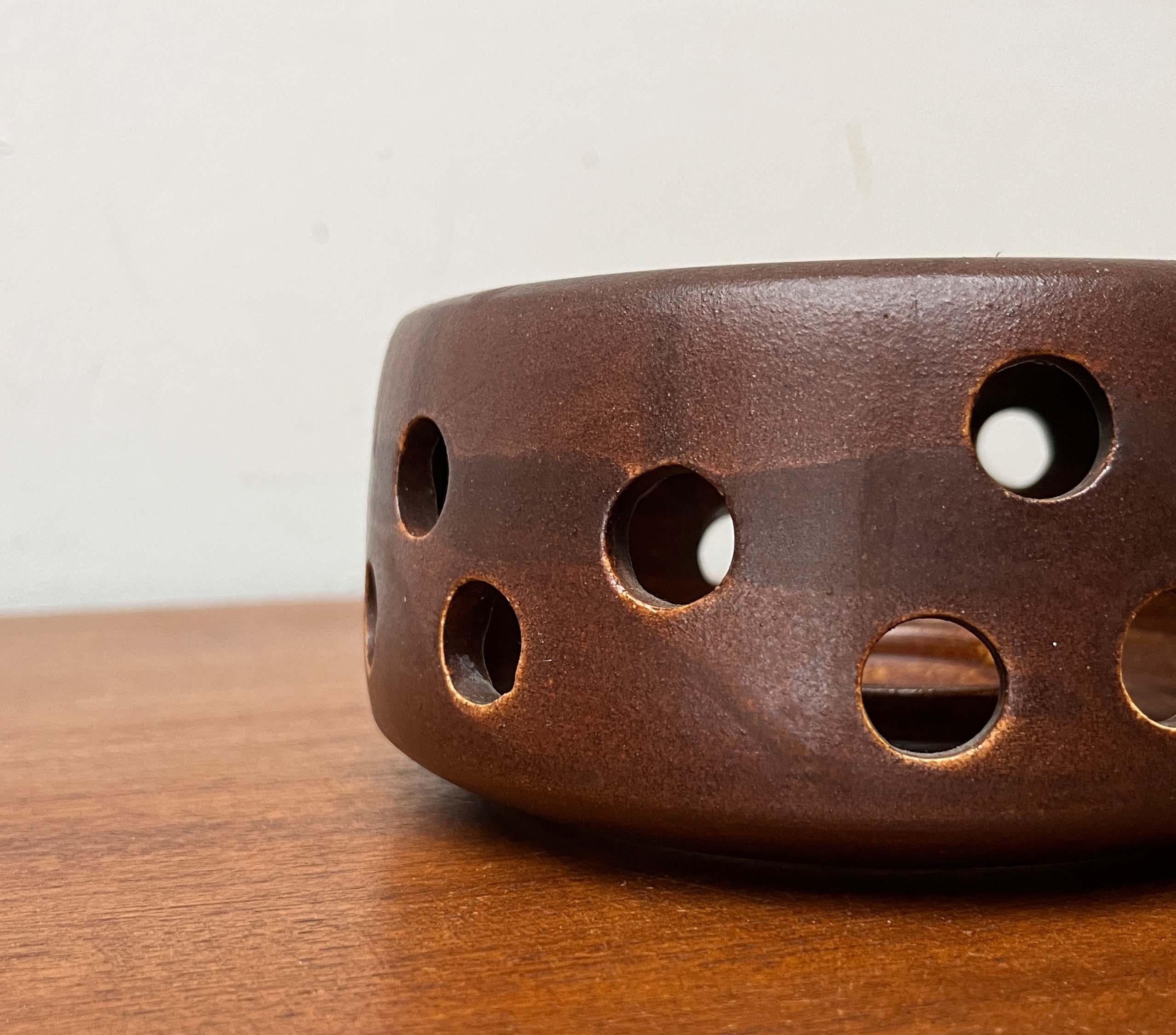 Chauffe-théière en Studio Pottery allemand moderne du milieu du siècle par Otto Wichmann, années 1960 en vente 1