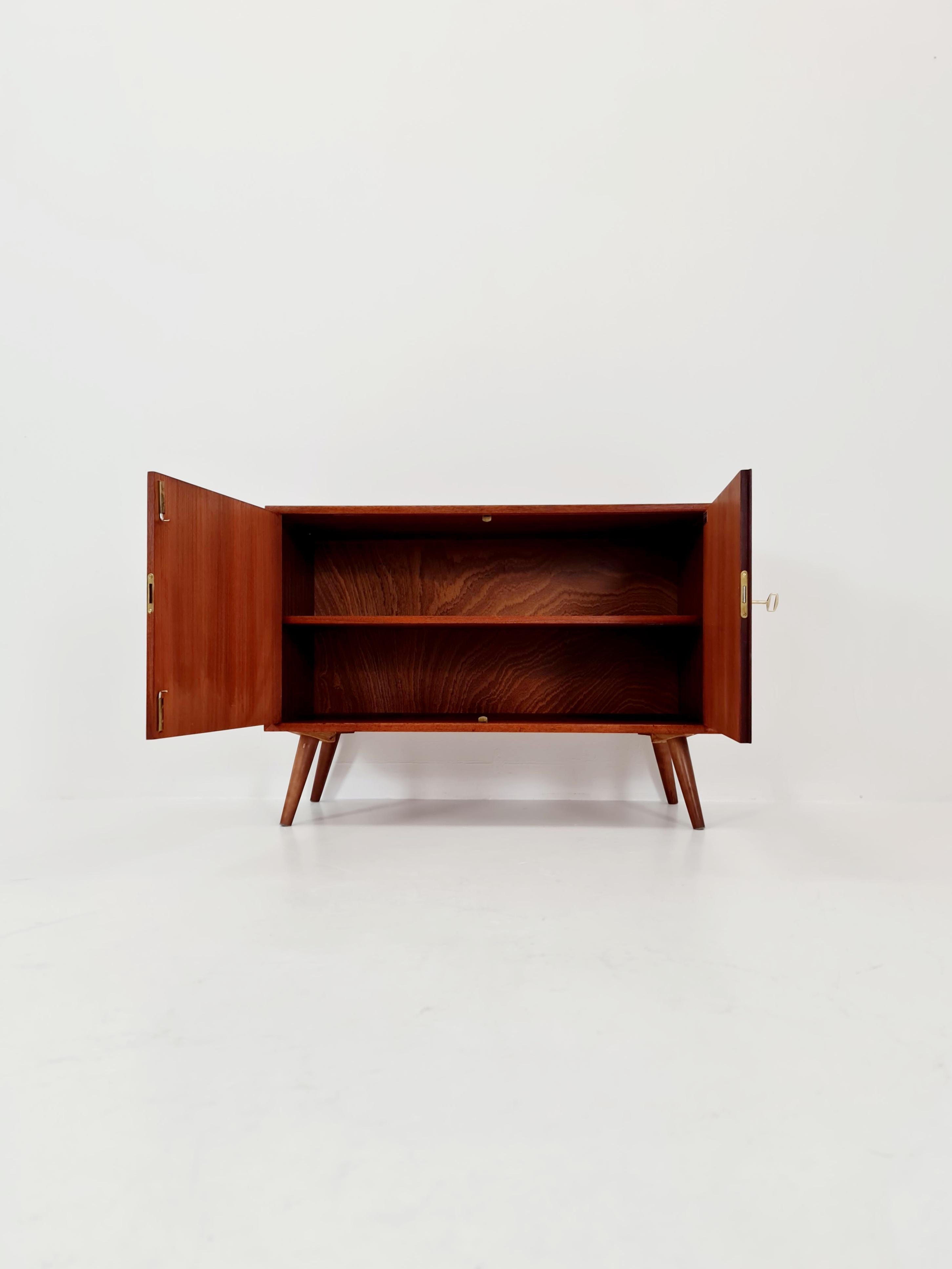 Mid-Century moderno Credenza tedesca in teak del Mid Century Modern by Telkamphaus Möbel 1960s in vendita