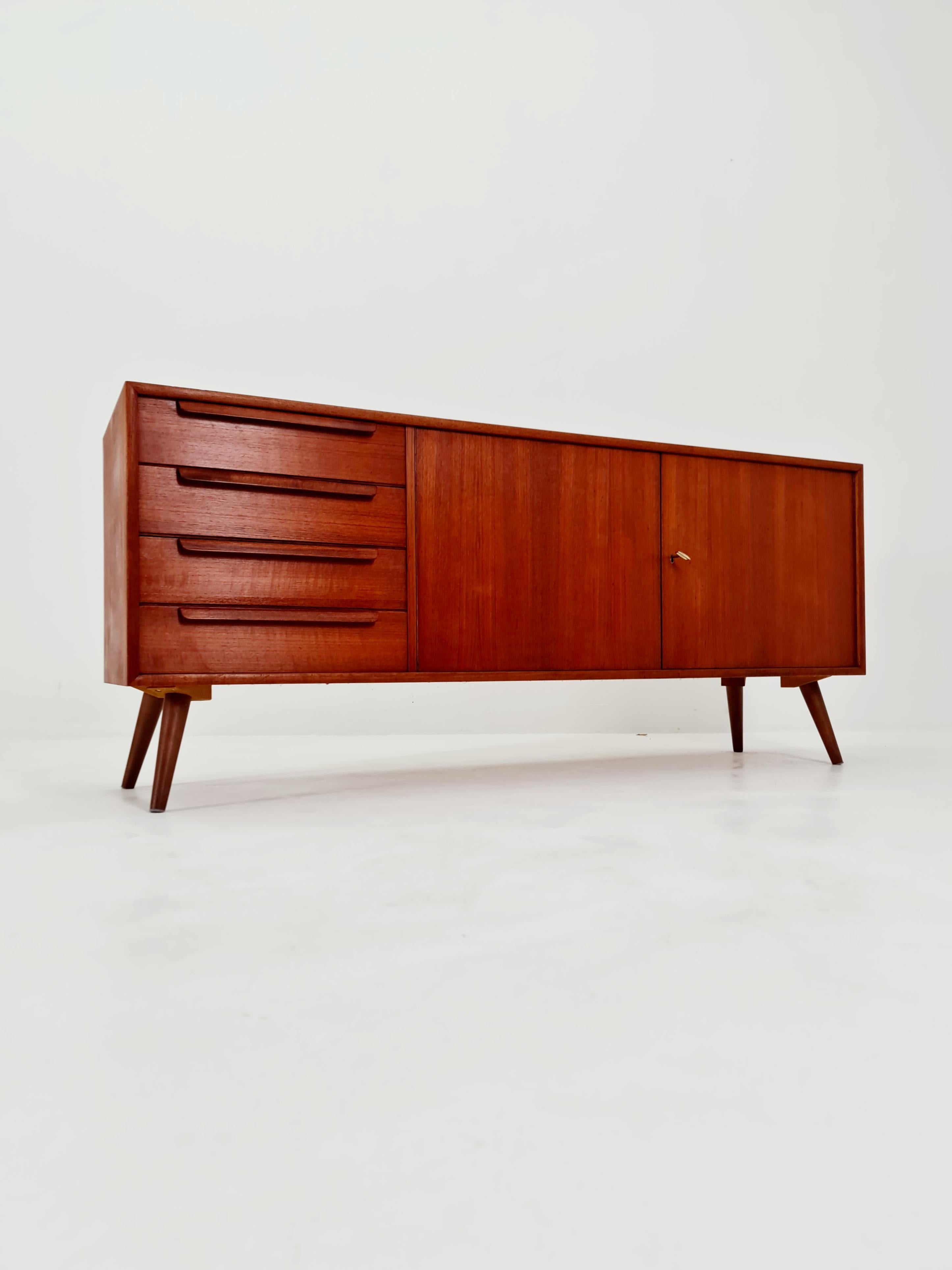 Teak tedesco moderno di metà secolo  credenza di WK Möbel, anni '60 in vendita 4