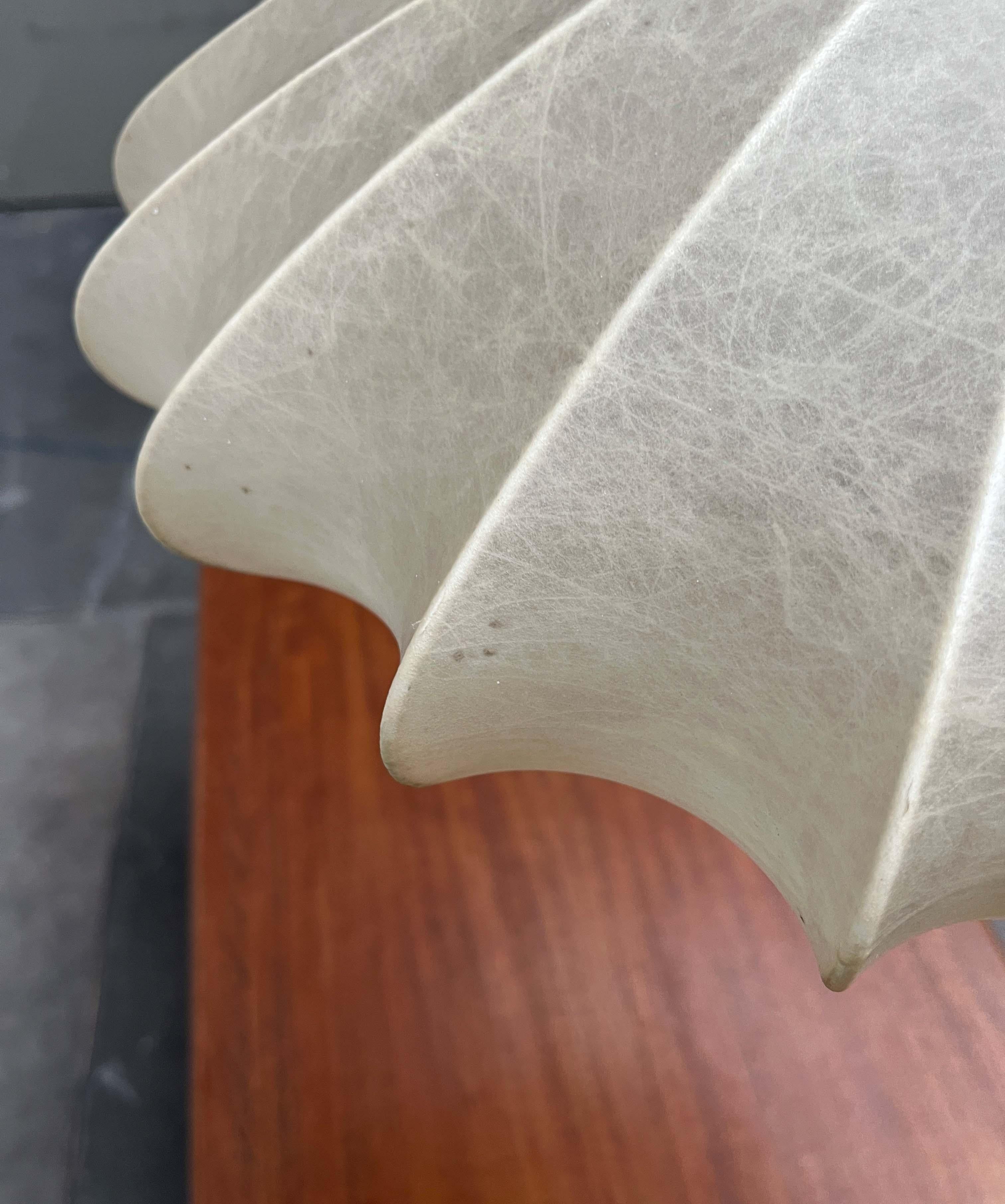 Mid-Century Modern German UFO Cocoon Pendant Lamp Friedel Wauer Goldkant 1960s im Angebot 3