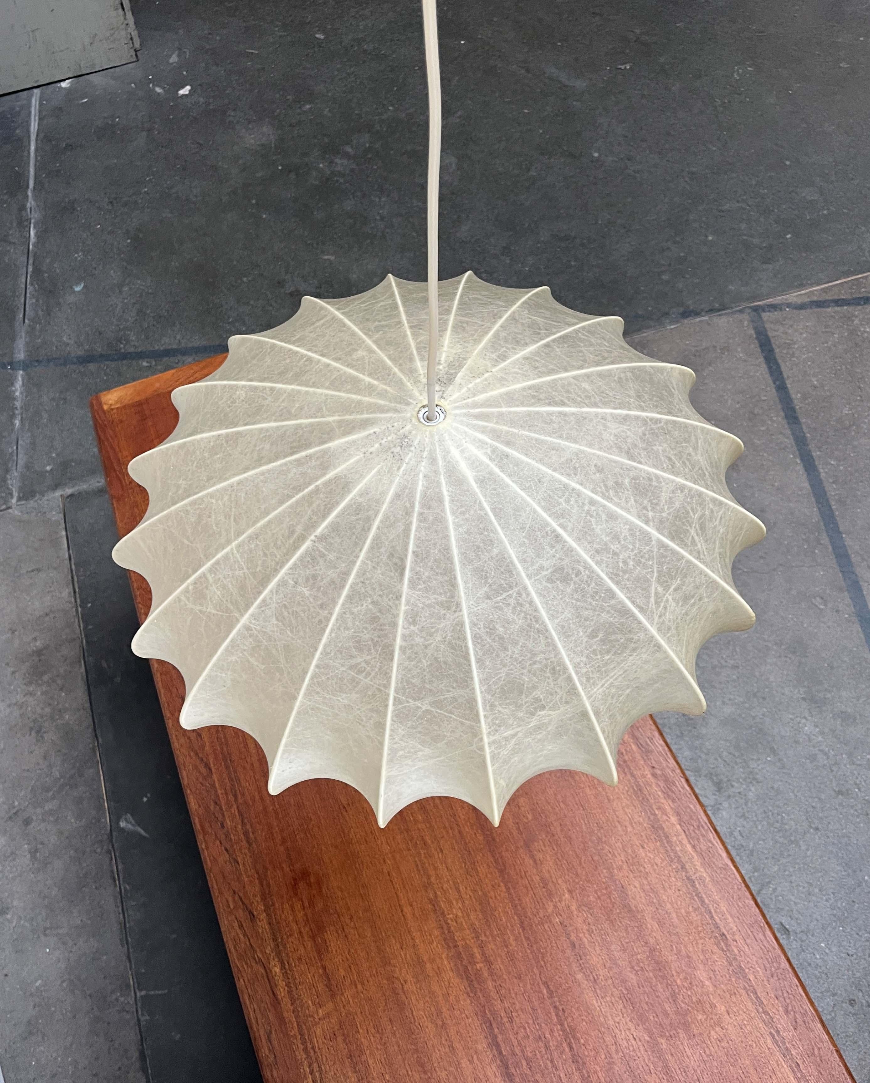 Mid-Century Modern German UFO Cocoon Pendant Lamp Friedel Wauer Goldkant 1960s im Angebot 10