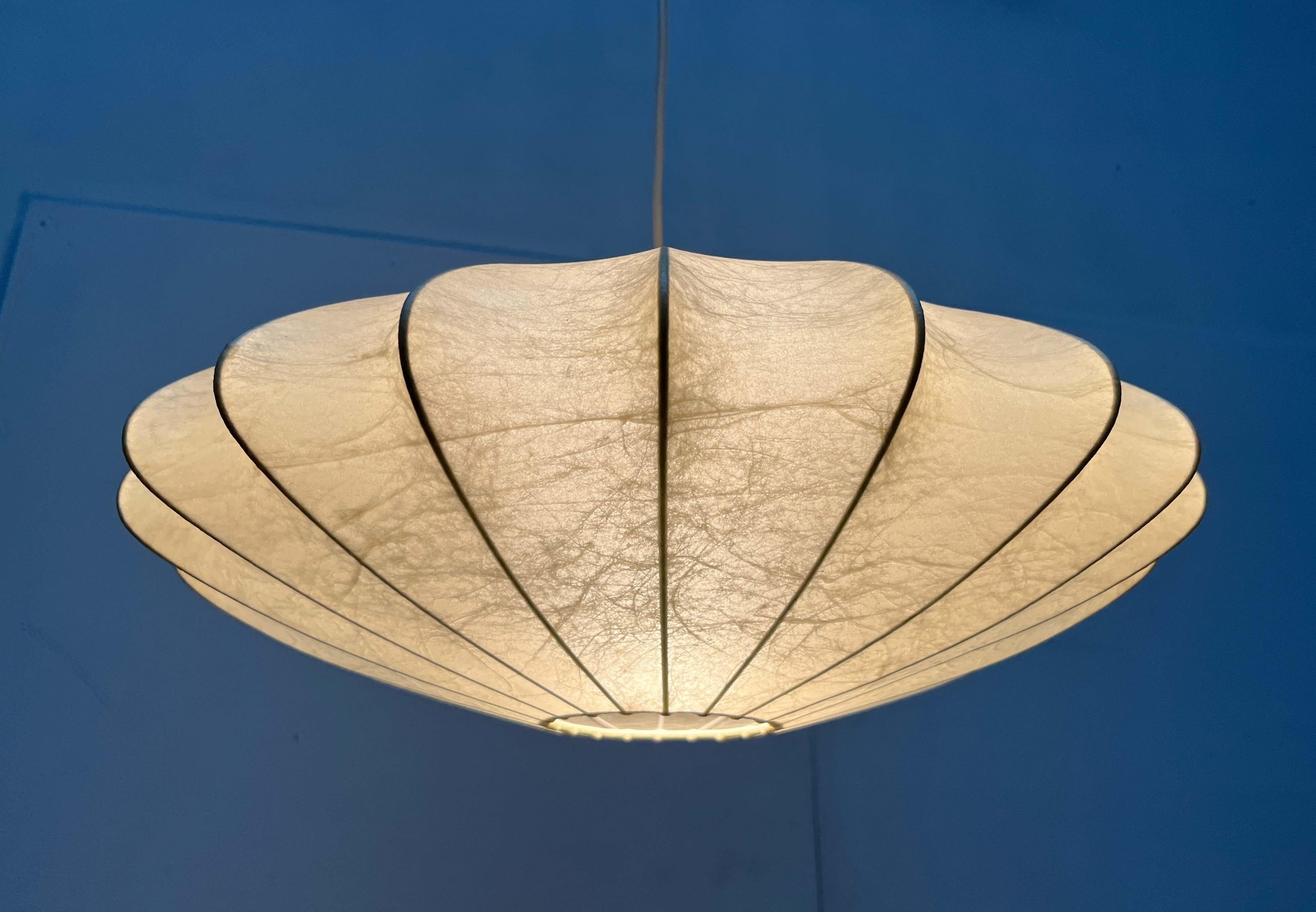 Mid-Century Modern German UFO Cocoon Pendant Lamp Friedel Wauer Goldkant 1960s im Angebot 1