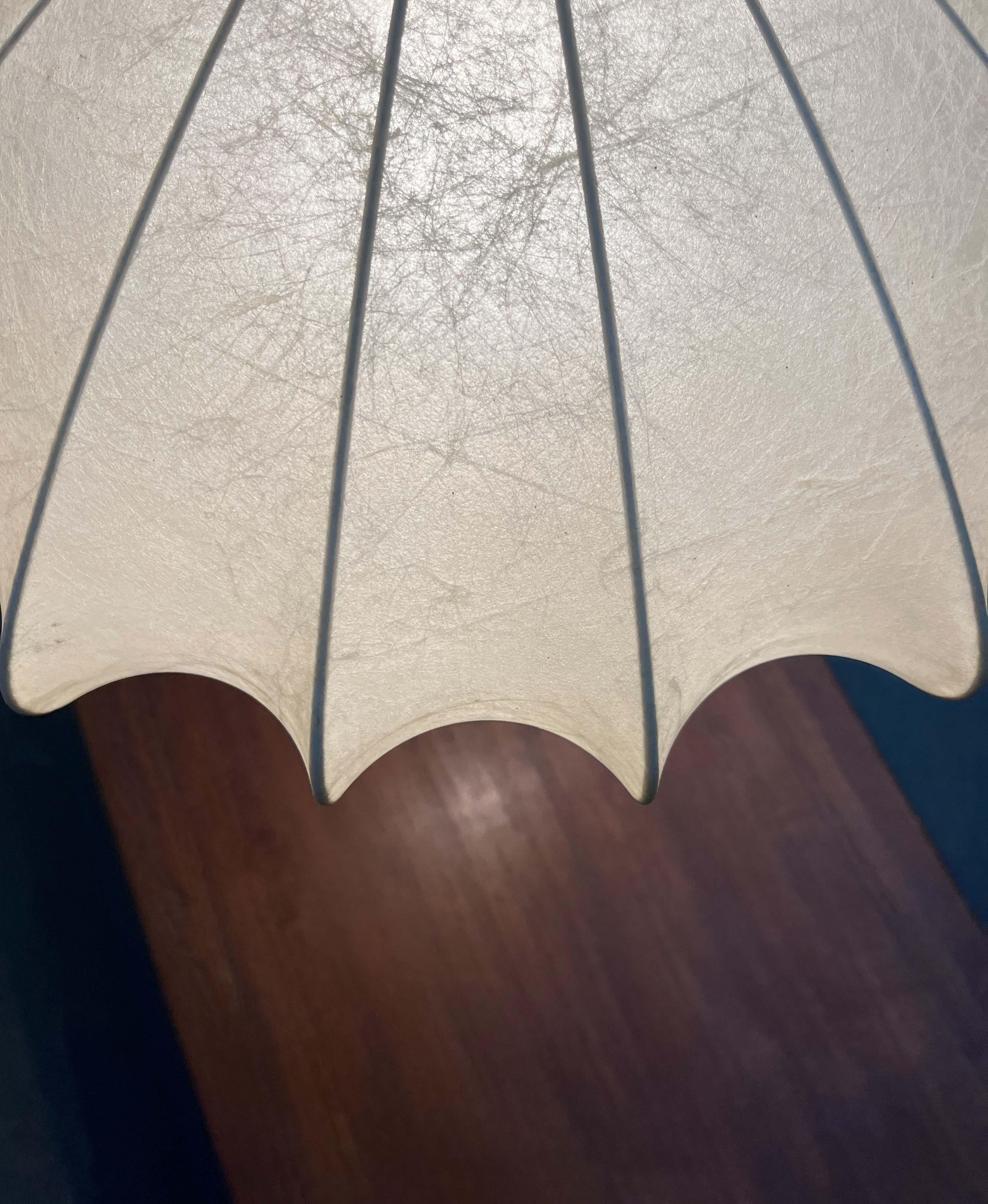 Mid-Century Modern German UFO Cocoon Pendant Lamp Friedel Wauer Goldkant 1960s im Angebot 2