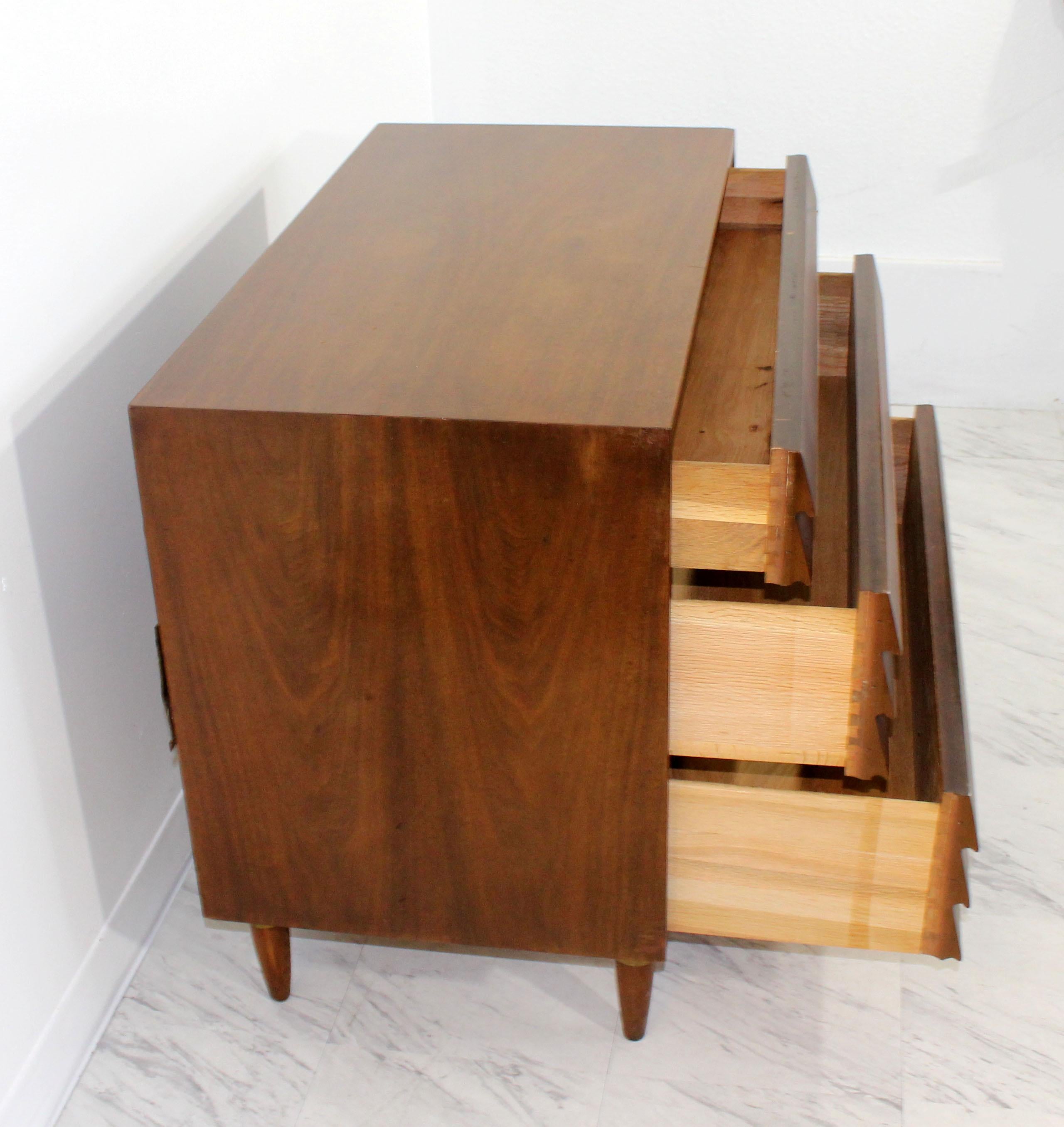 Mid-Century Modern Gershun American of Martinsville Walnut Lowboy Dresser, 1950s 2