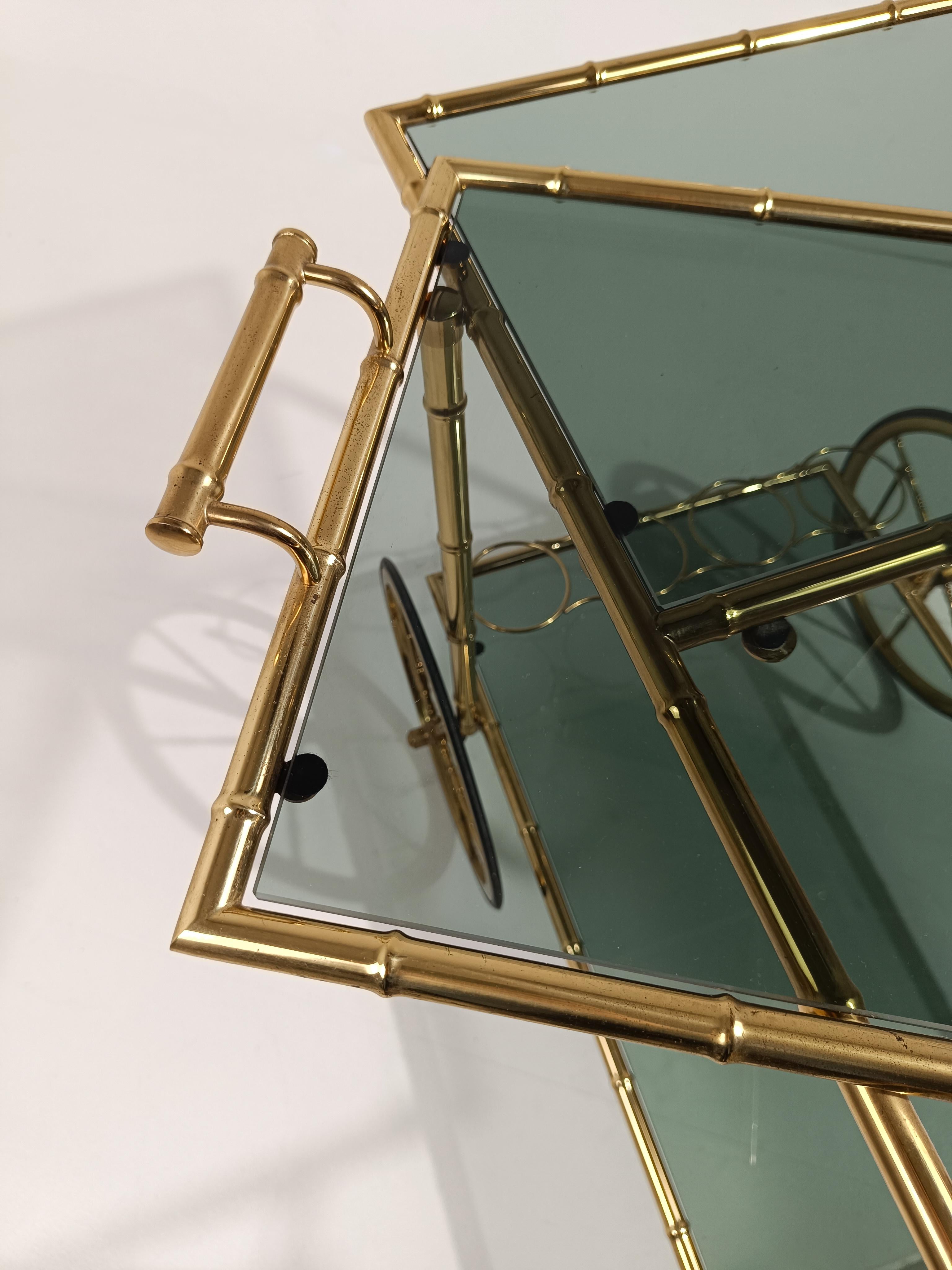 Mid-century modern Gilded Brass Faux Bamboo Bar Cart with Removable Tray Top 70s For Sale 7