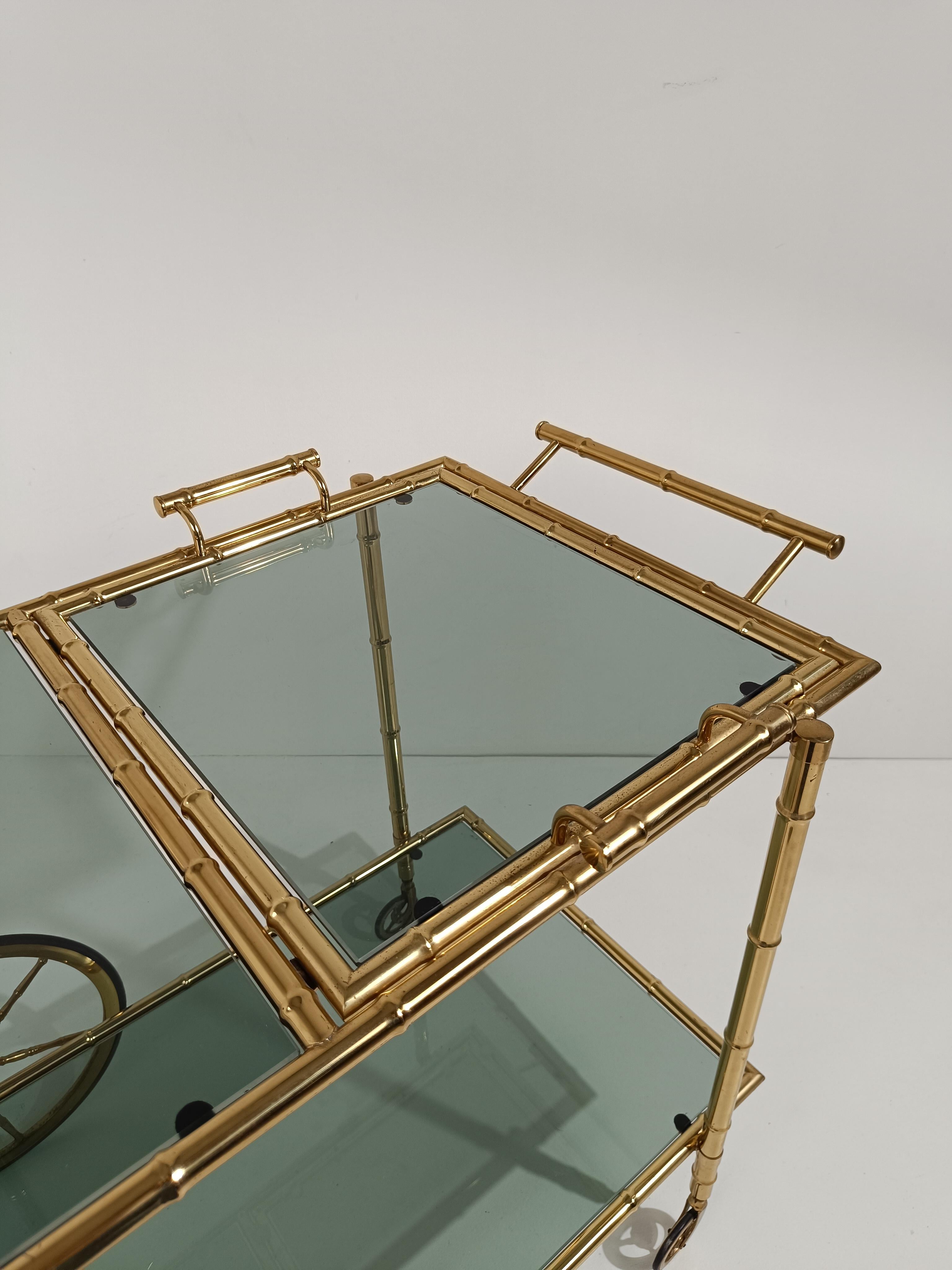 Mid-century modern Gilded Brass Faux Bamboo Bar Cart with Removable Tray Top 70s For Sale 9