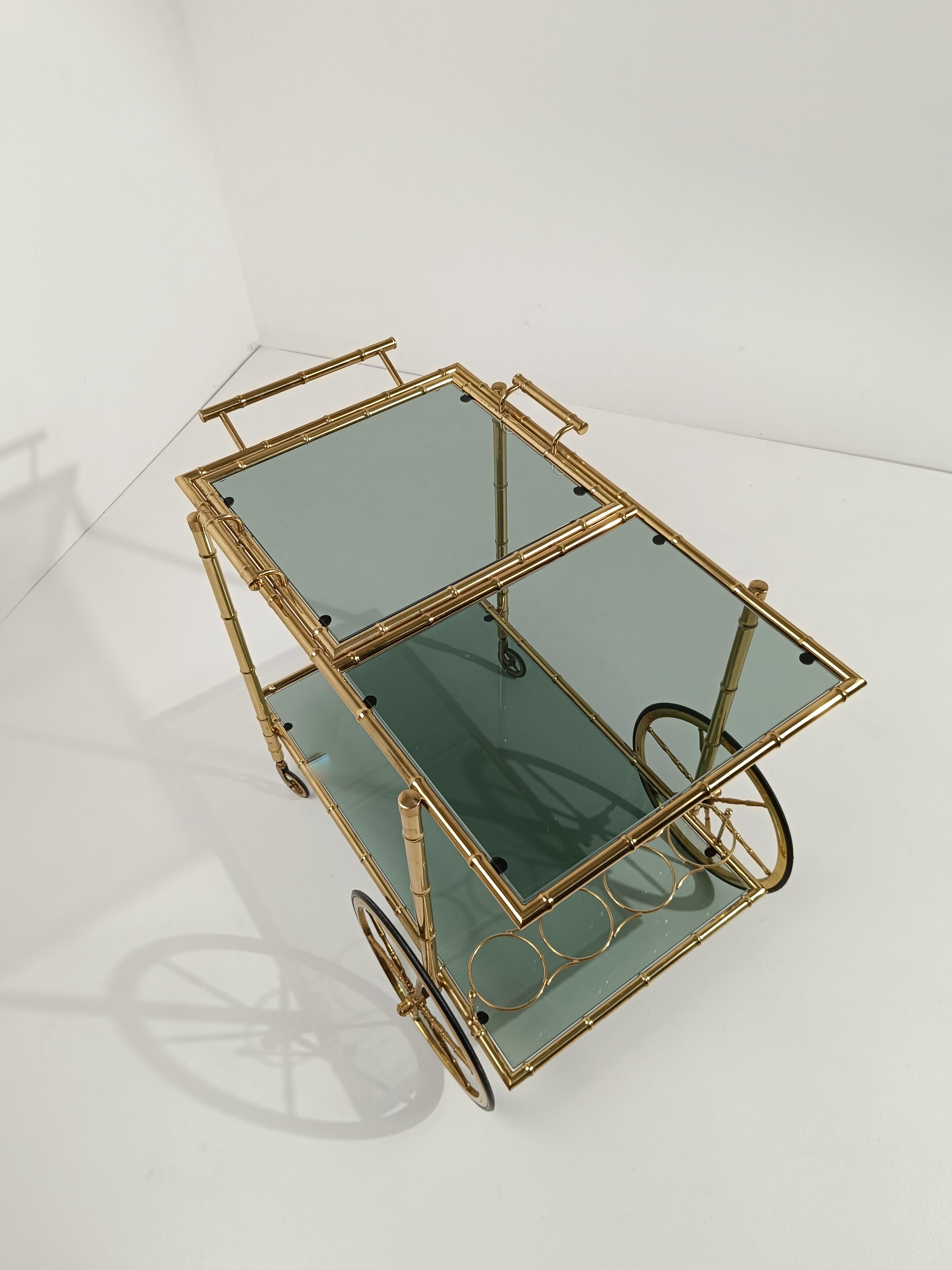 Mid-Century modern Vergoldetes Messing Faux Bambus Bar Cart mit abnehmbarem Tablett Top 70s (20. Jahrhundert) im Angebot