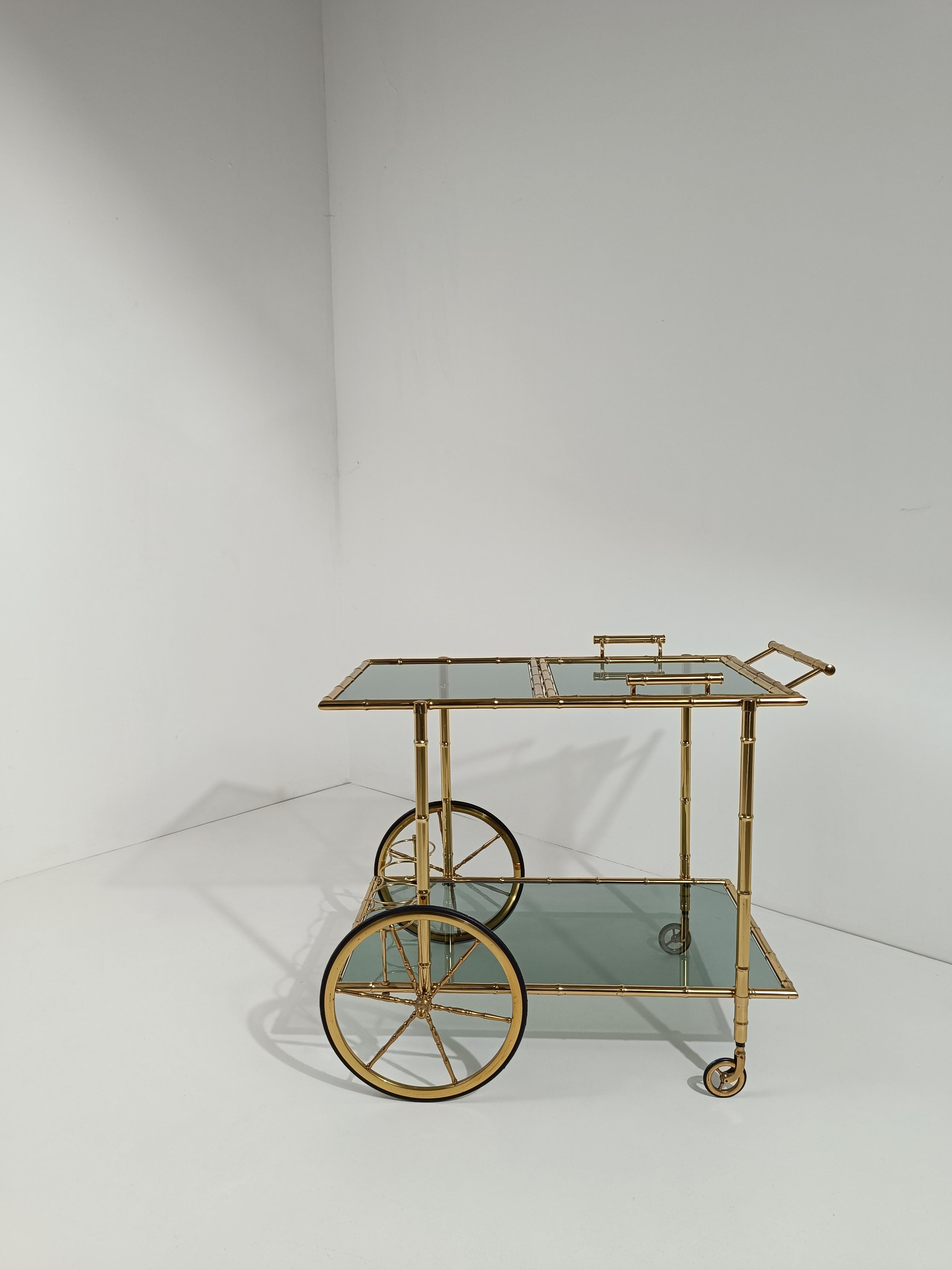 Mid-century modern Gilded Brass Faux Bamboo Bar Cart with Removable Tray Top 70s For Sale 3