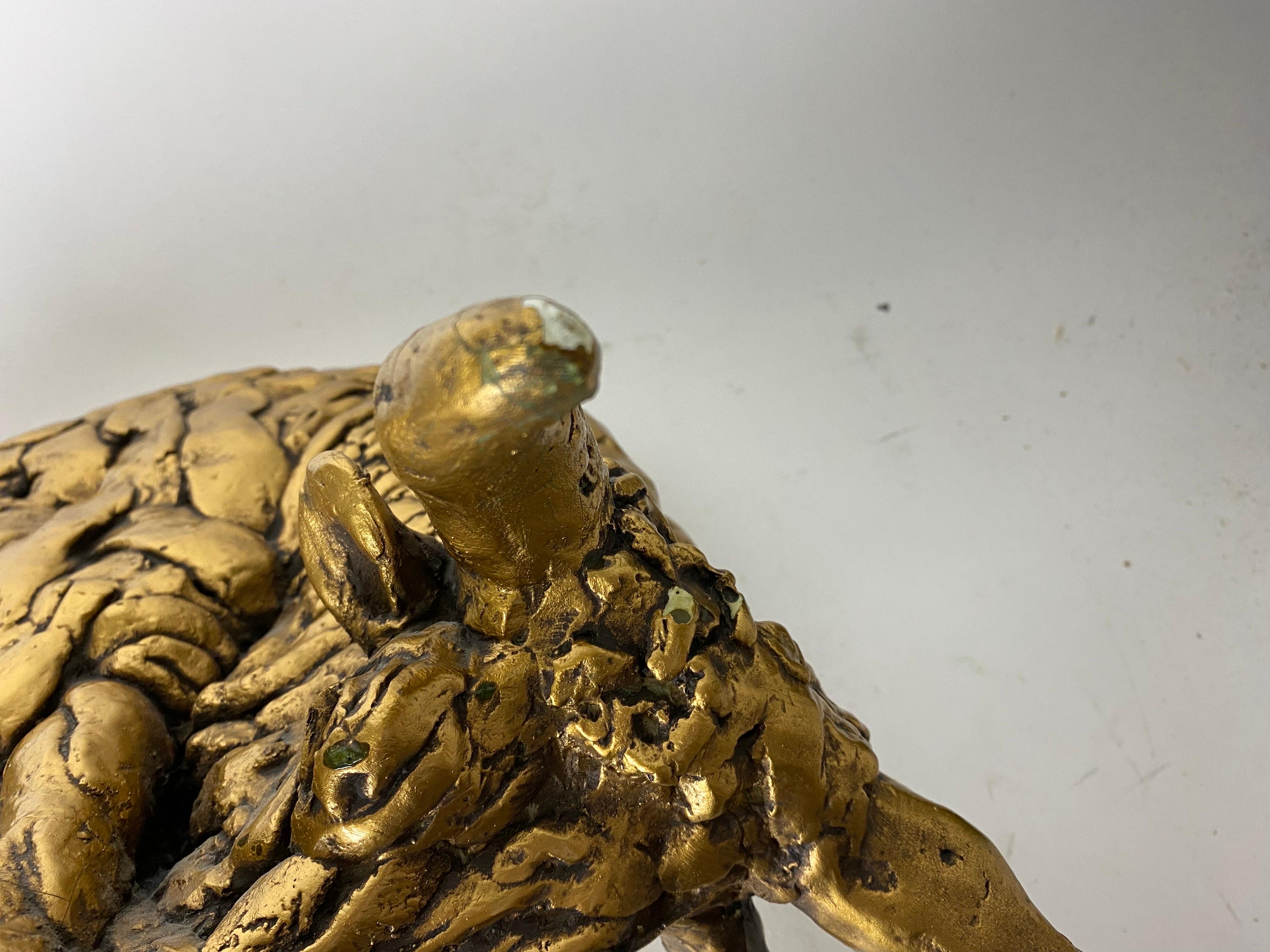 Sculpture de taureau en céramique dorée mi-siècle moderne en vente 1