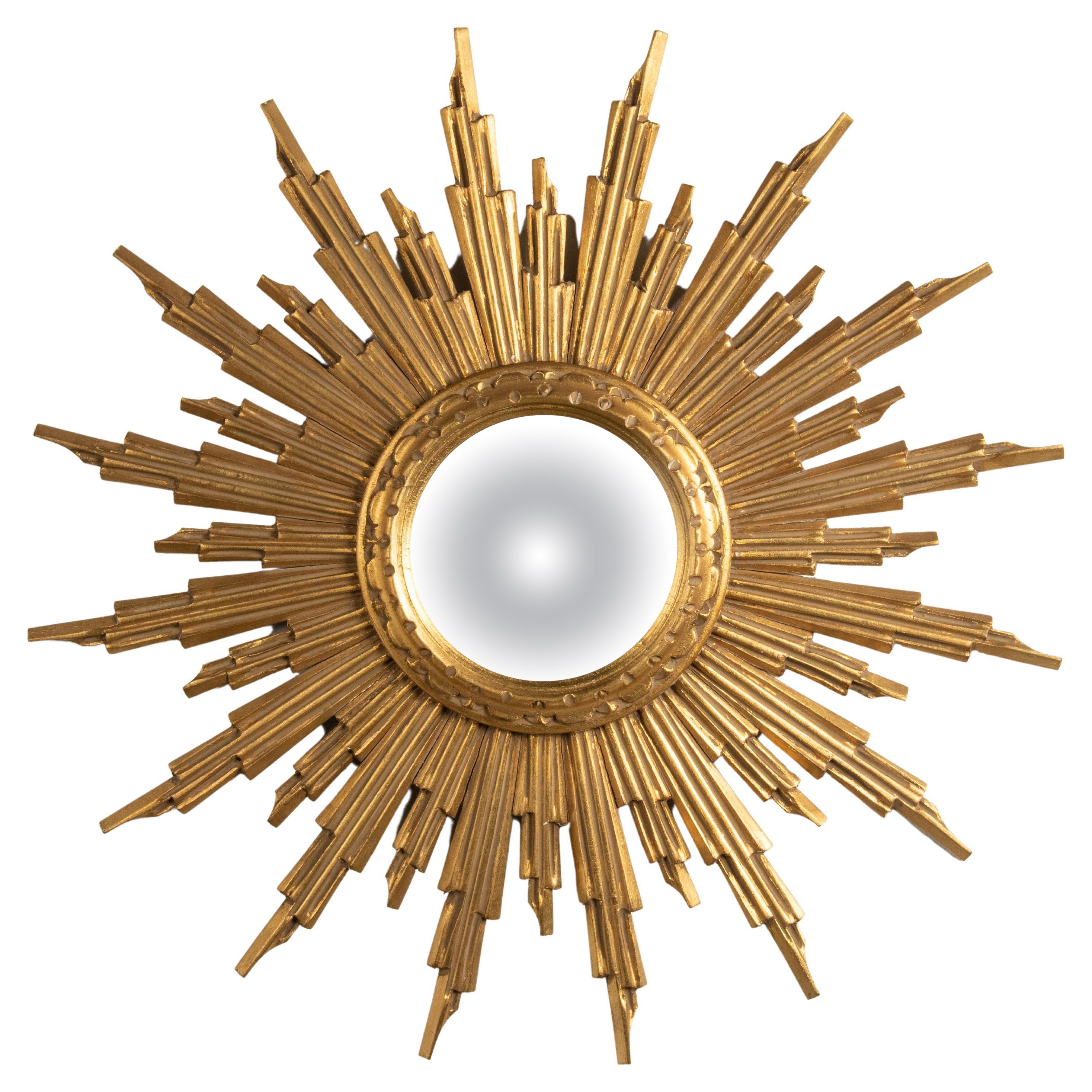 The Moderns Modern Gilded Wooden Carved Convex Sunburst Mirror (miroir ensoleillé convexe en bois doré)