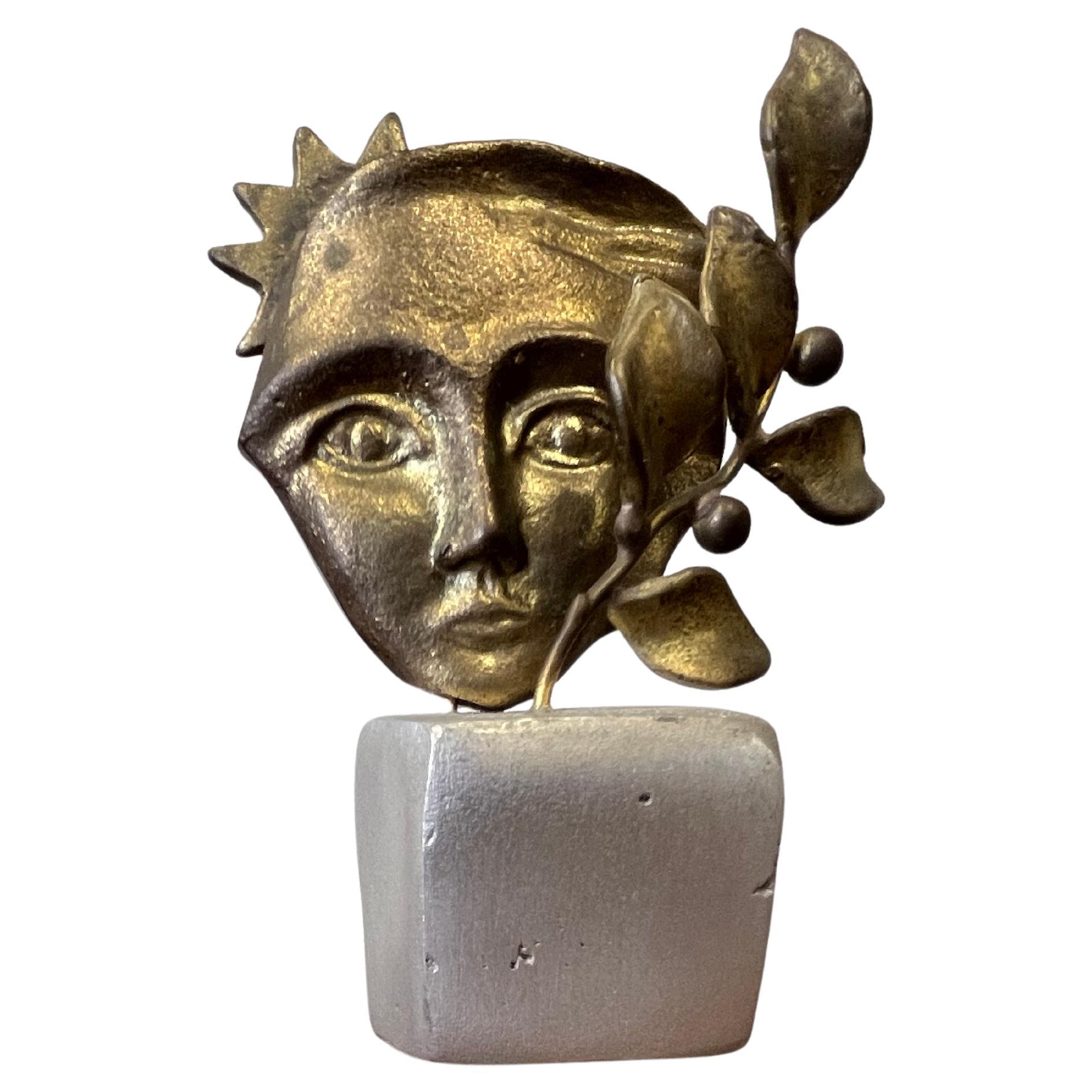 Escultura moderna de bronce dorado de mediados de siglo