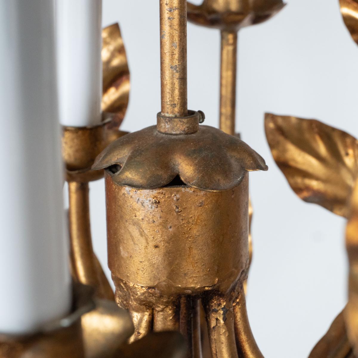 Lustre moderne du milieu du siècle en métal doré à motif de feuillage en vente 4