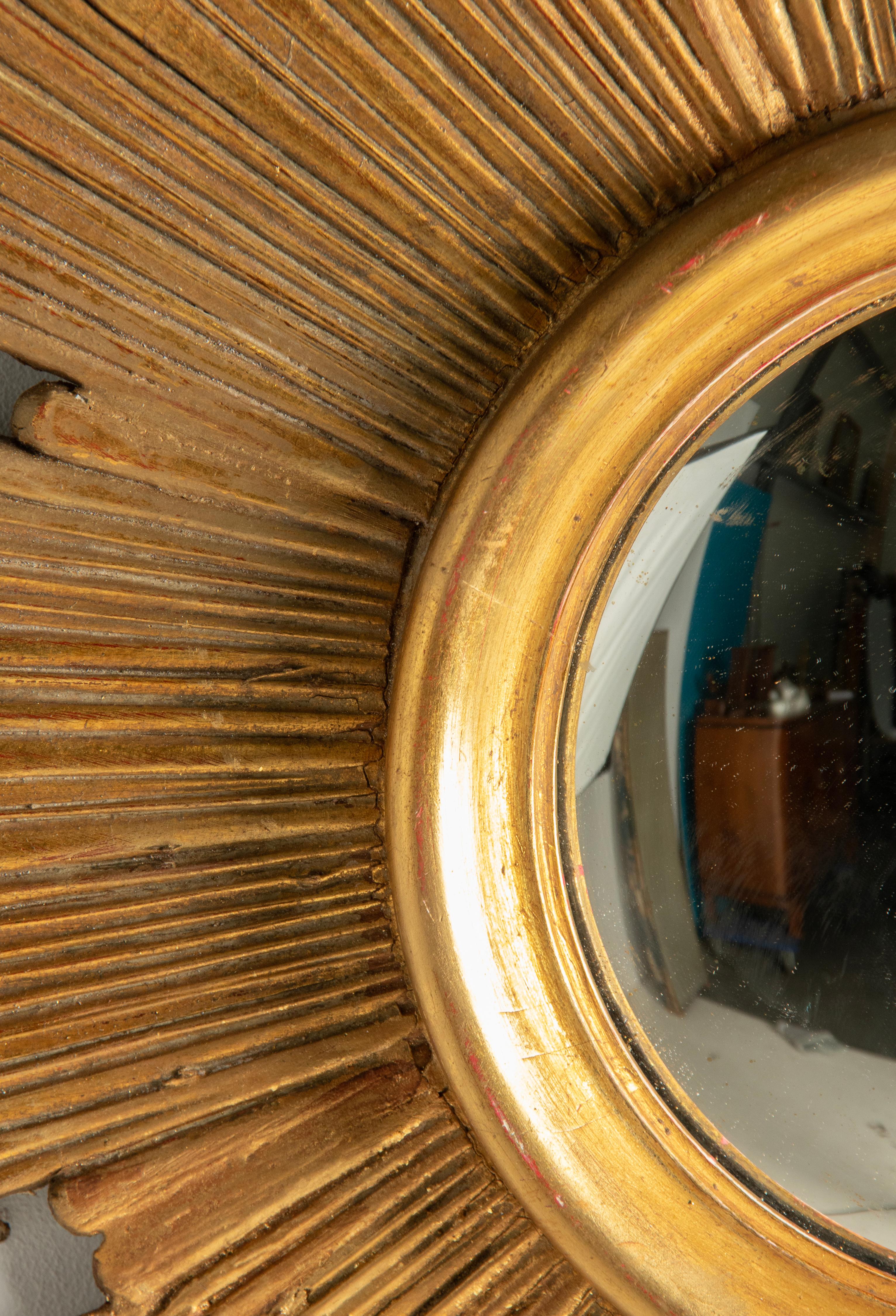 Mid-Century Modern Giltwood Carved Convex Sunburst Mirror For Sale 6