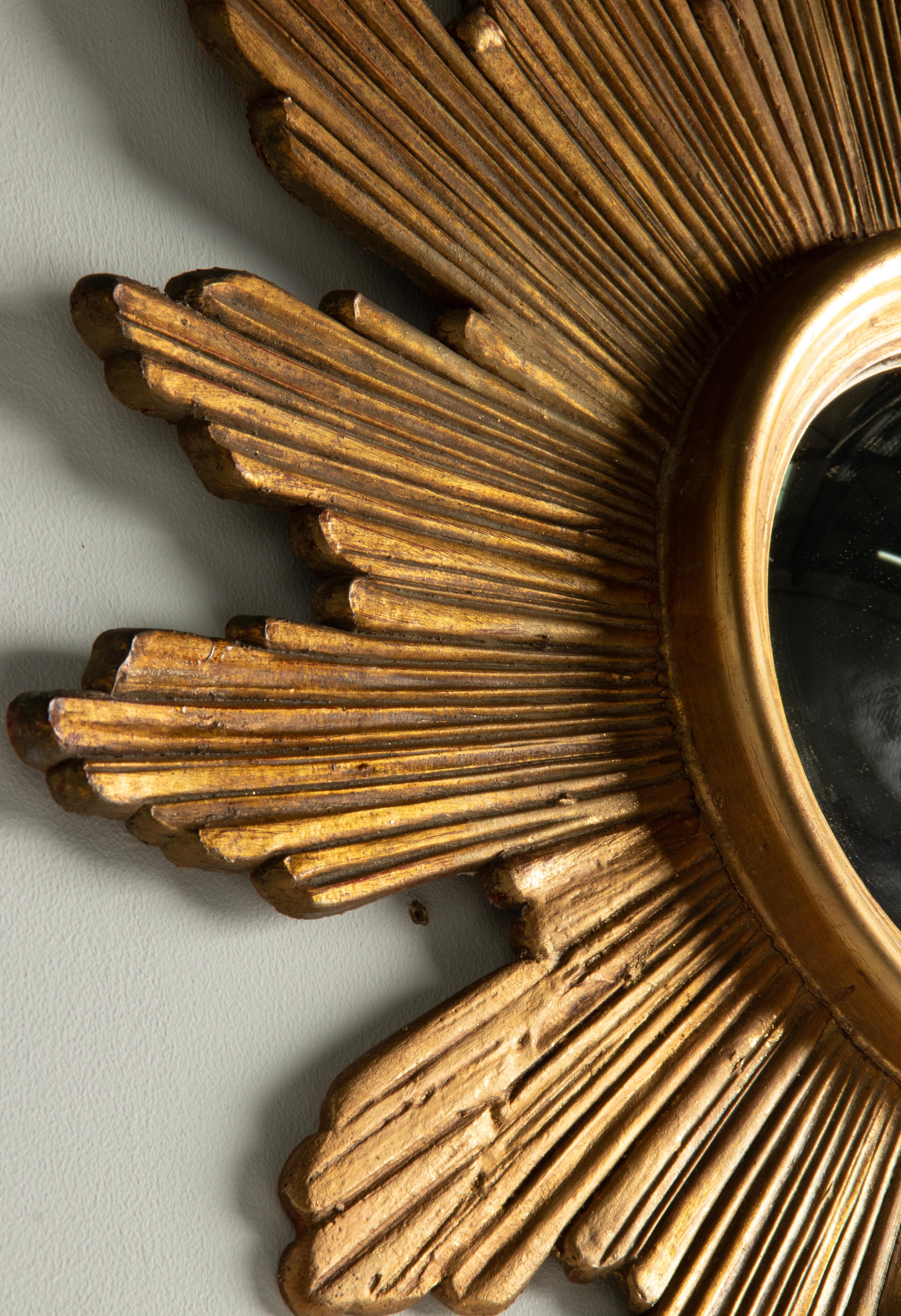 Mid-Century Modern Giltwood Carved Convex Sunburst Mirror For Sale 2