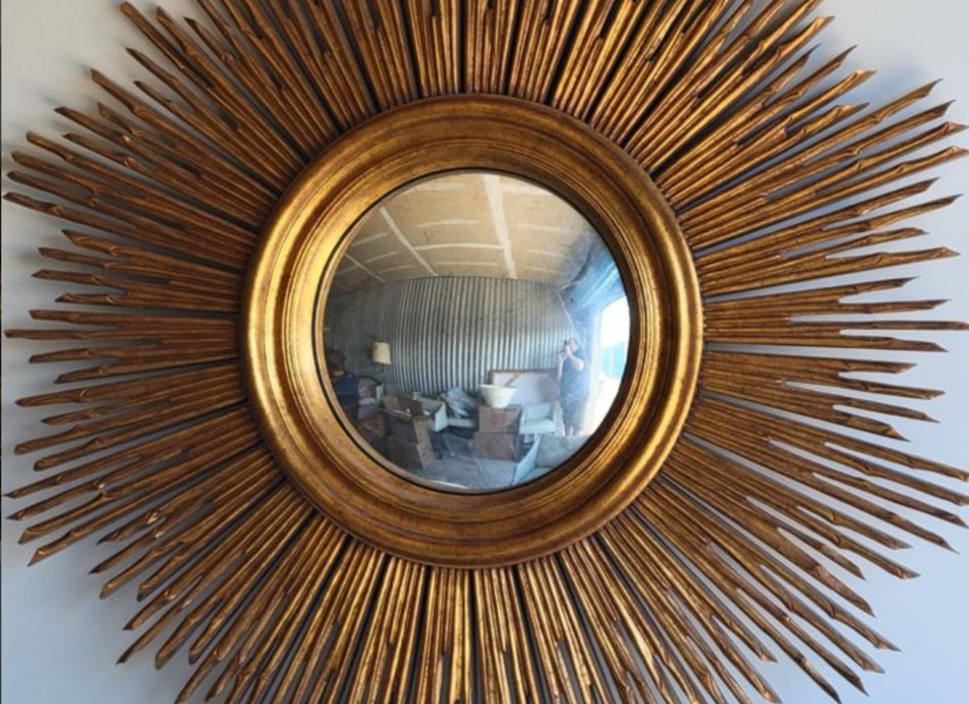 Mid Century Modern Giltwood Starburst Convex Mirror im Zustand „Gut“ im Angebot in LOS ANGELES, CA