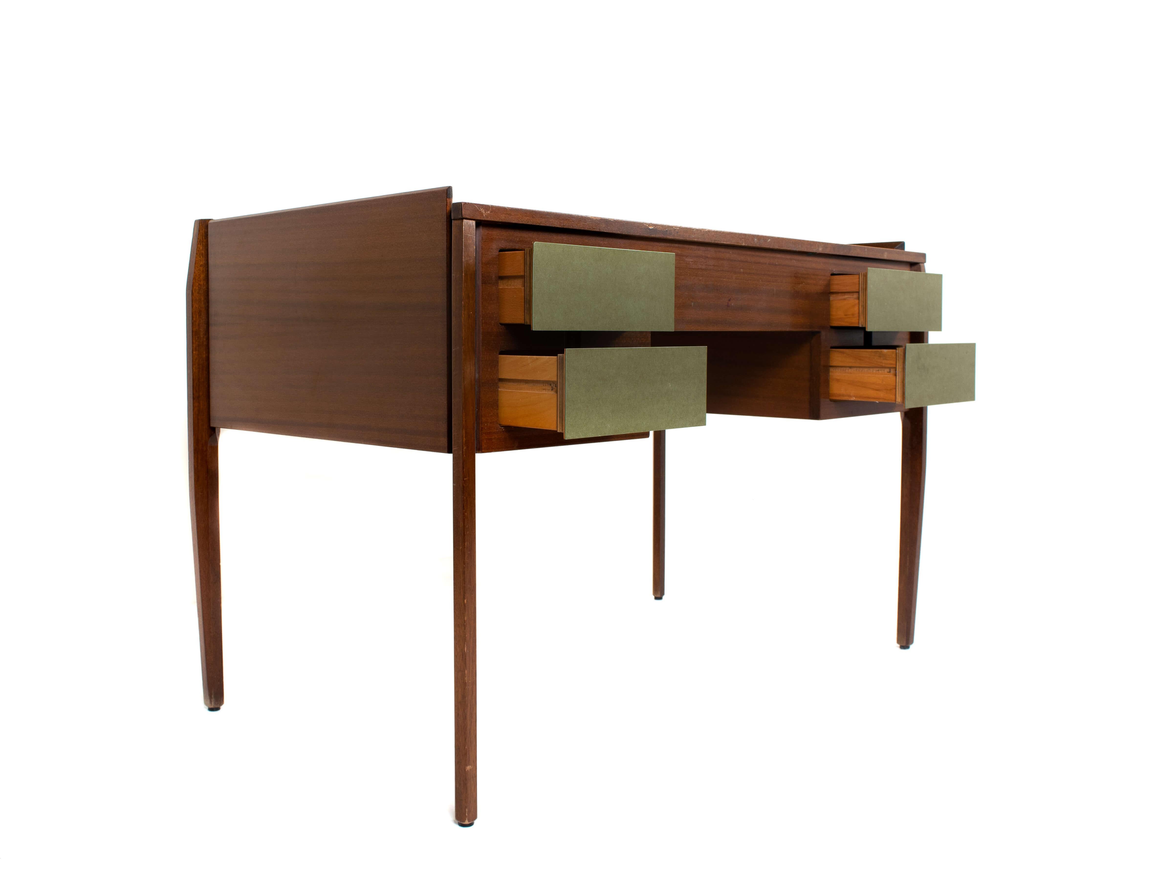 Mahogany Mid-Century Modern Gio Ponti Desk for Dassi, Italy, 1960s