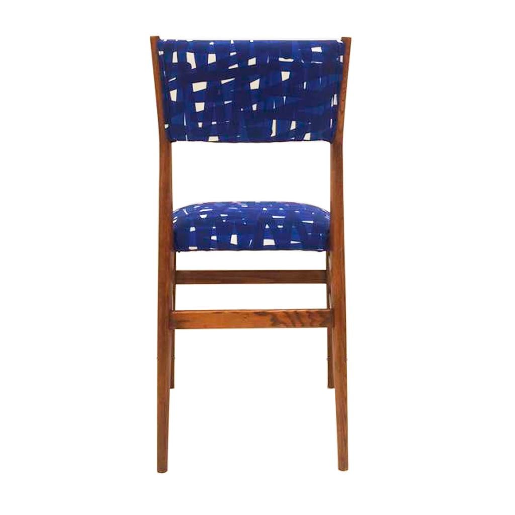 Ensemble de quatre chaises italiennes en bois de frêne 