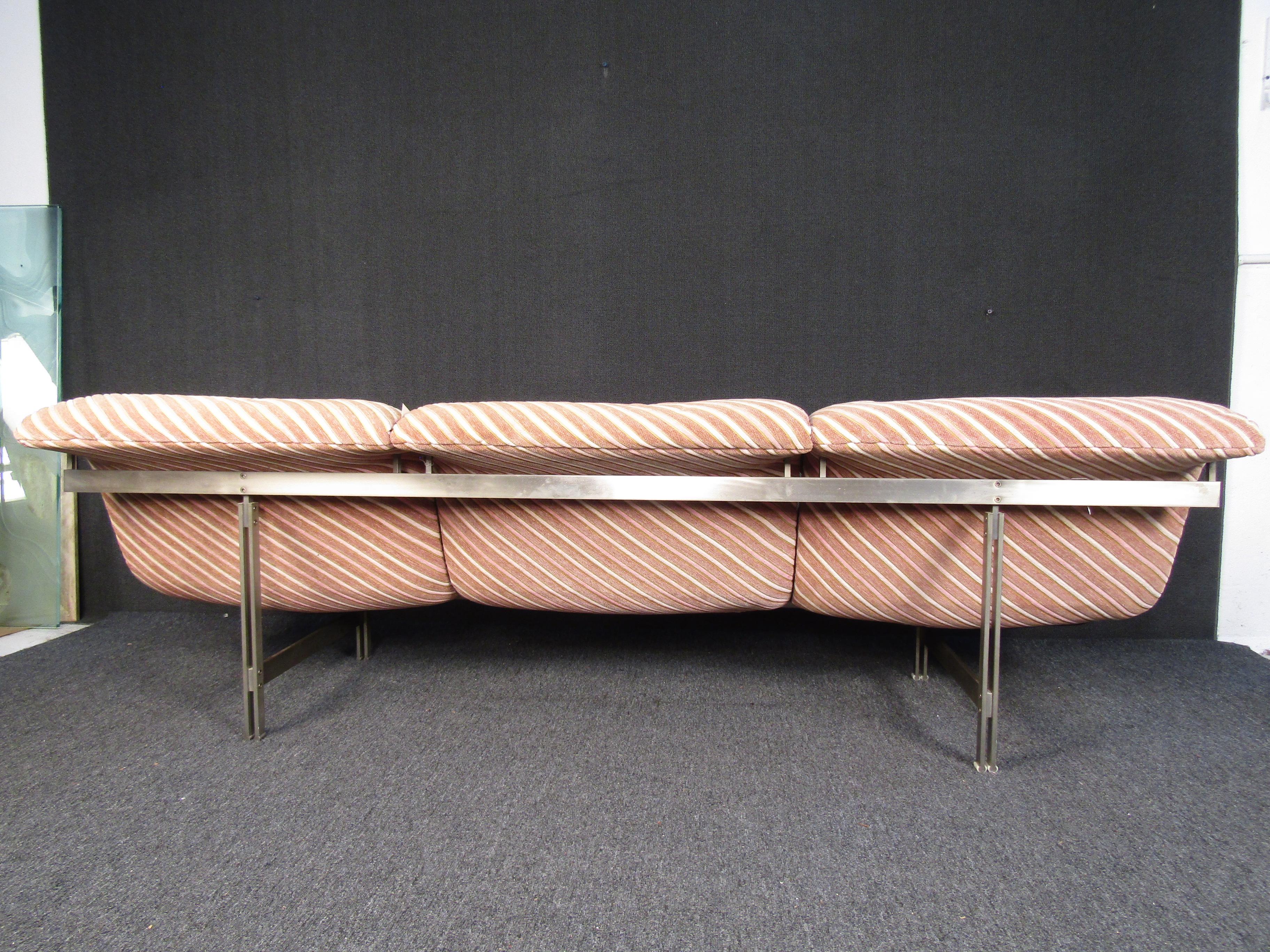 Mid-Century Modern Giovanni Offredi for Saporit 'Wave' Sofa In Good Condition In Brooklyn, NY