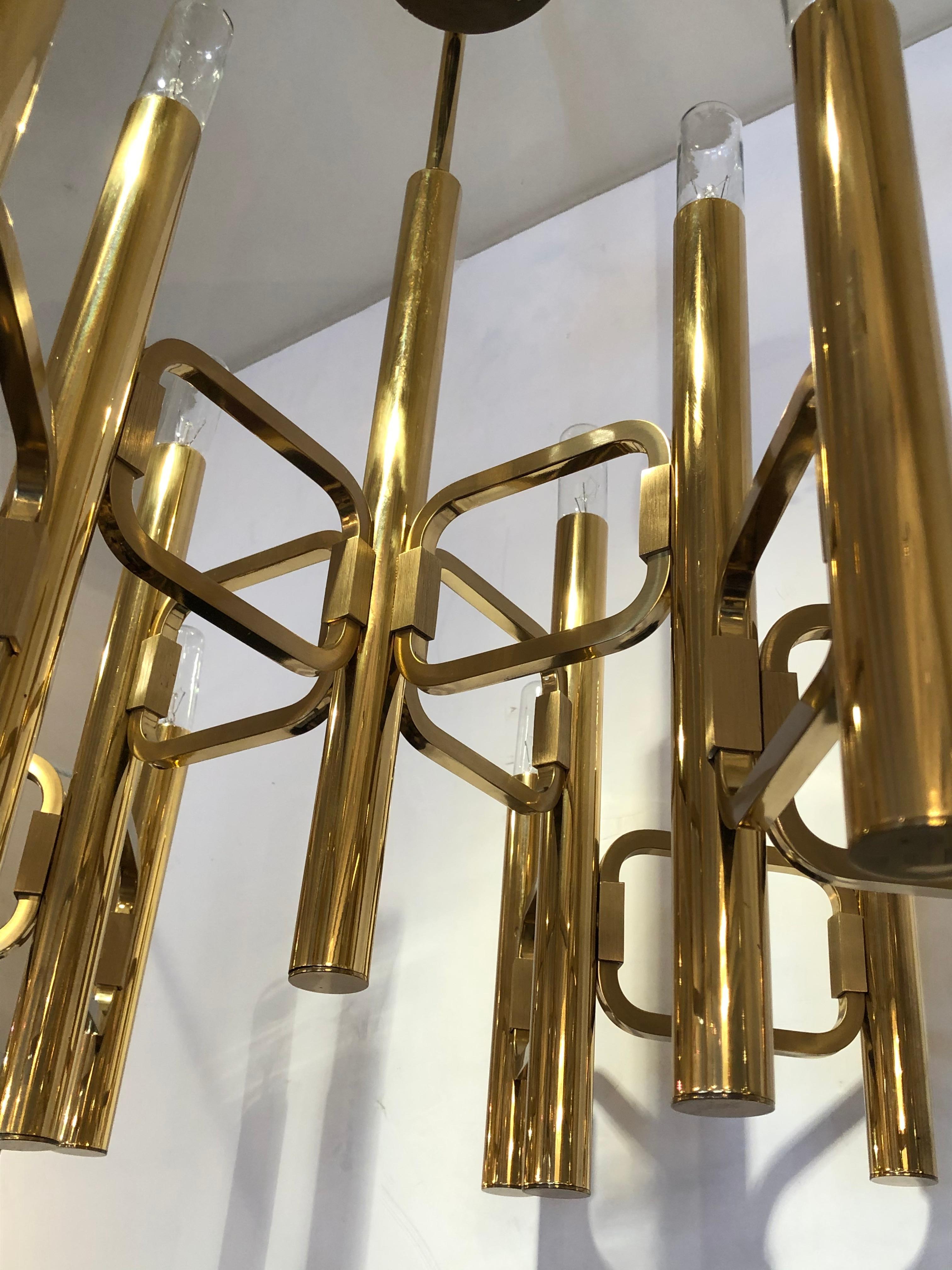 Brass Stunning Profili Industria Lampadari Italian Twelve-Light Gold Plated Chandelier