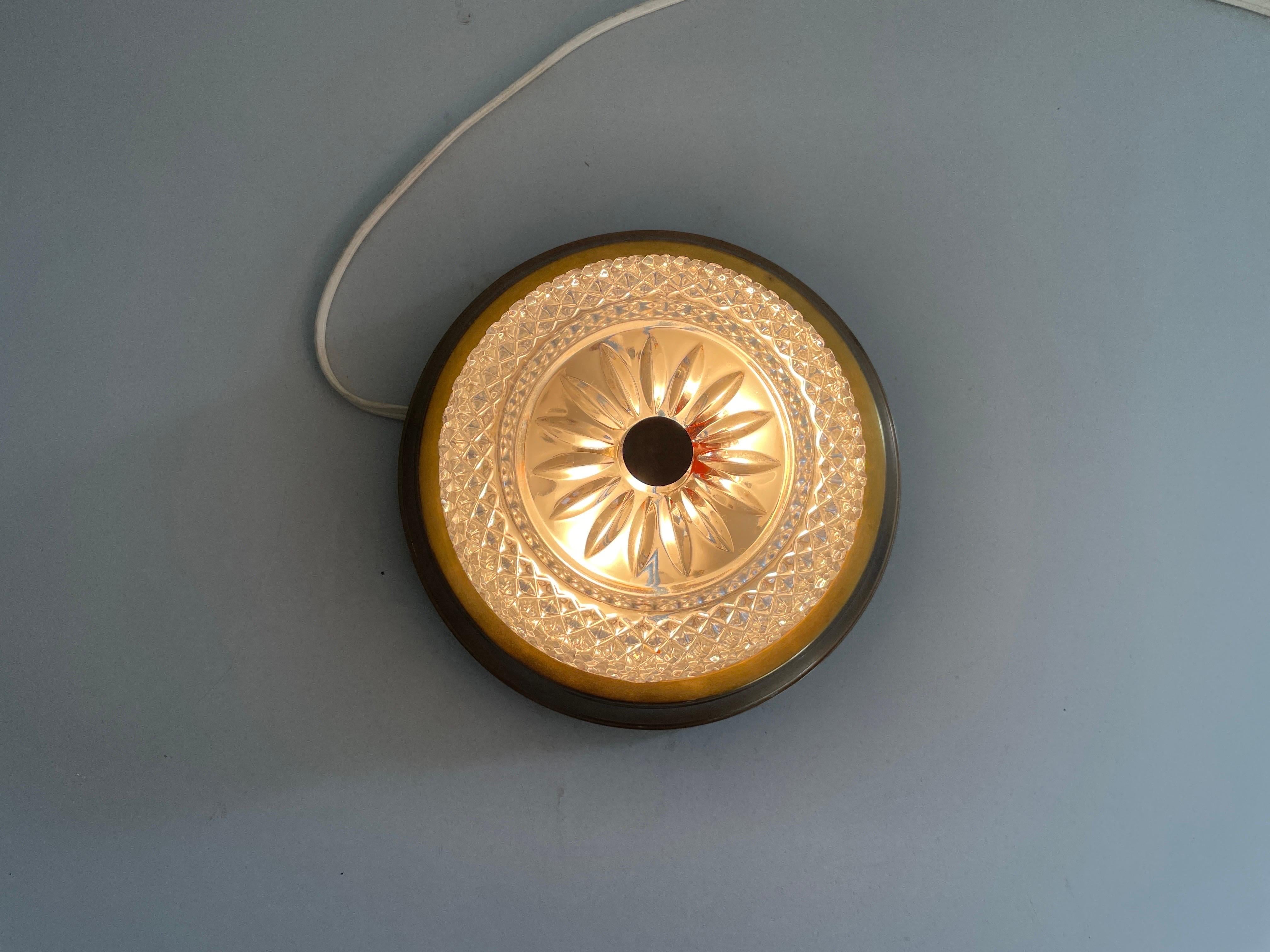 Piccola lampada da incasso in vetro e ottone della modernità di metà secolo, 1960, Germania in vendita 6