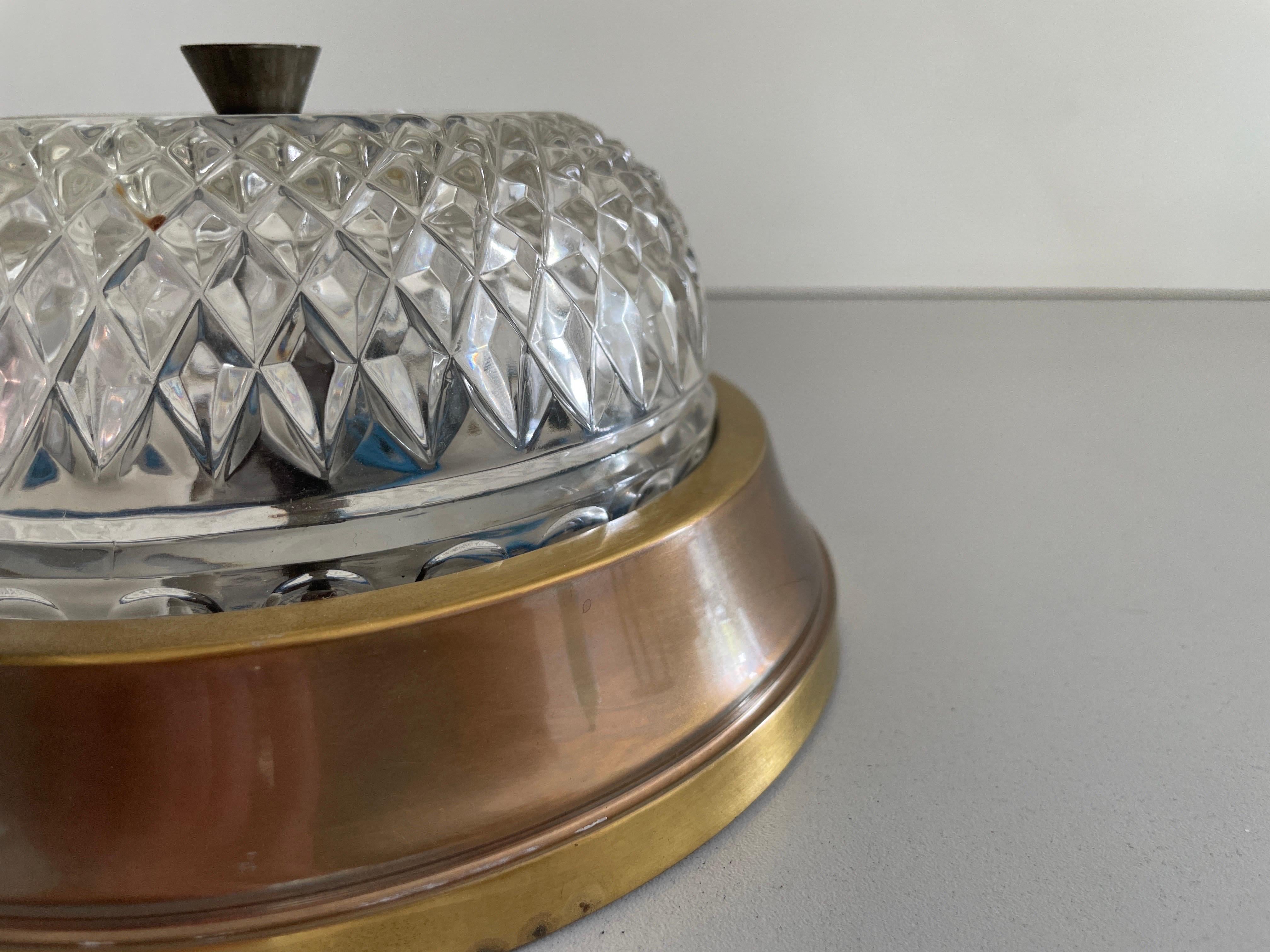 Metà XX secolo Piccola lampada da incasso in vetro e ottone della modernità di metà secolo, 1960, Germania in vendita