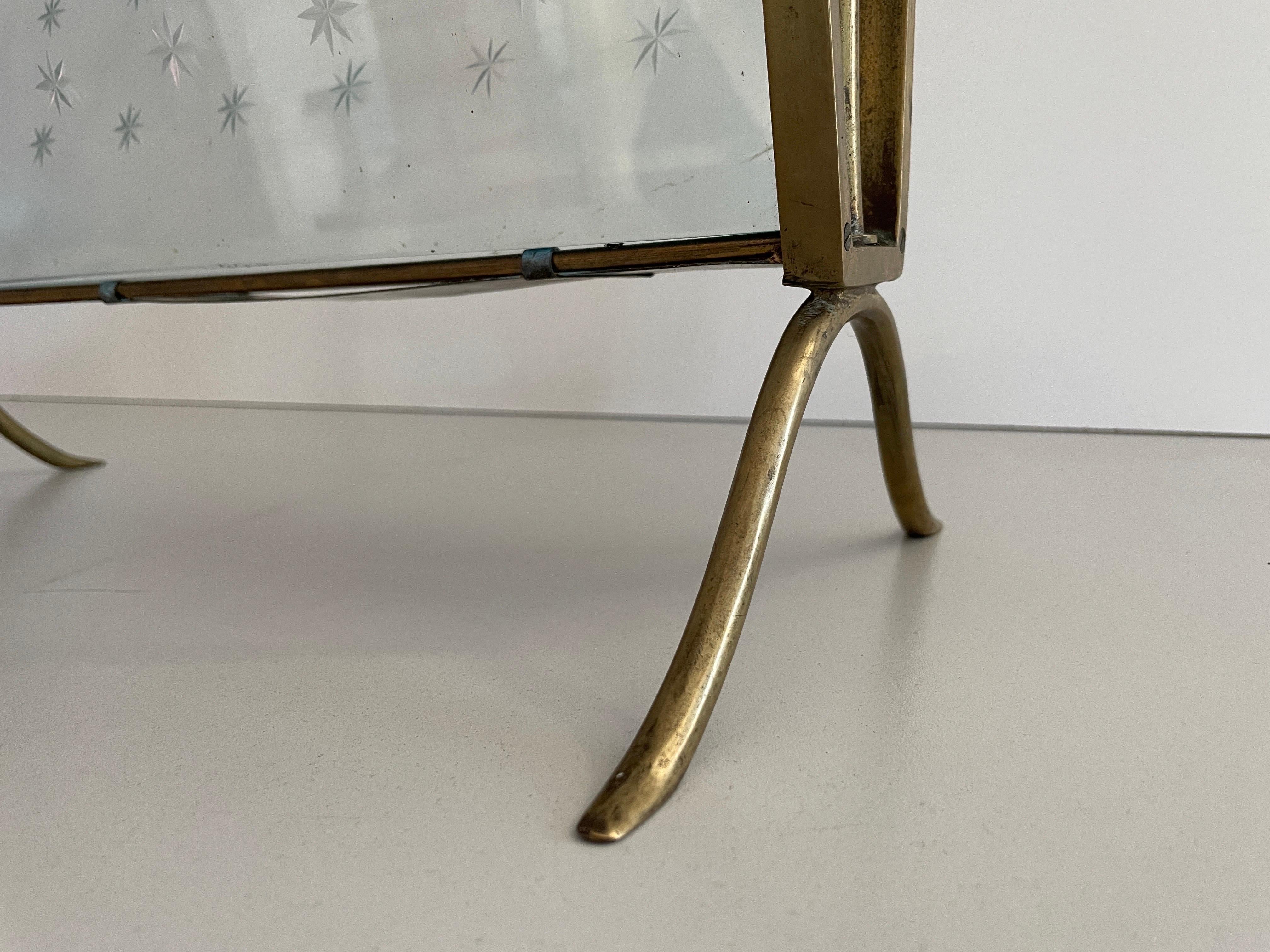 Eleganter Zeitschriftenhalter aus Glas und Messing aus der Mitte des Jahrhunderts, 1960er Jahre, Italien im Angebot 9