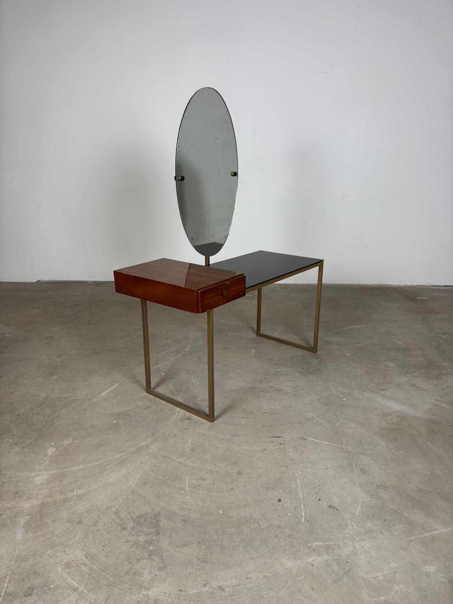 Tocador moderno de mediados de siglo de cristal y acero con espejo oval, años 60 Italian en venta