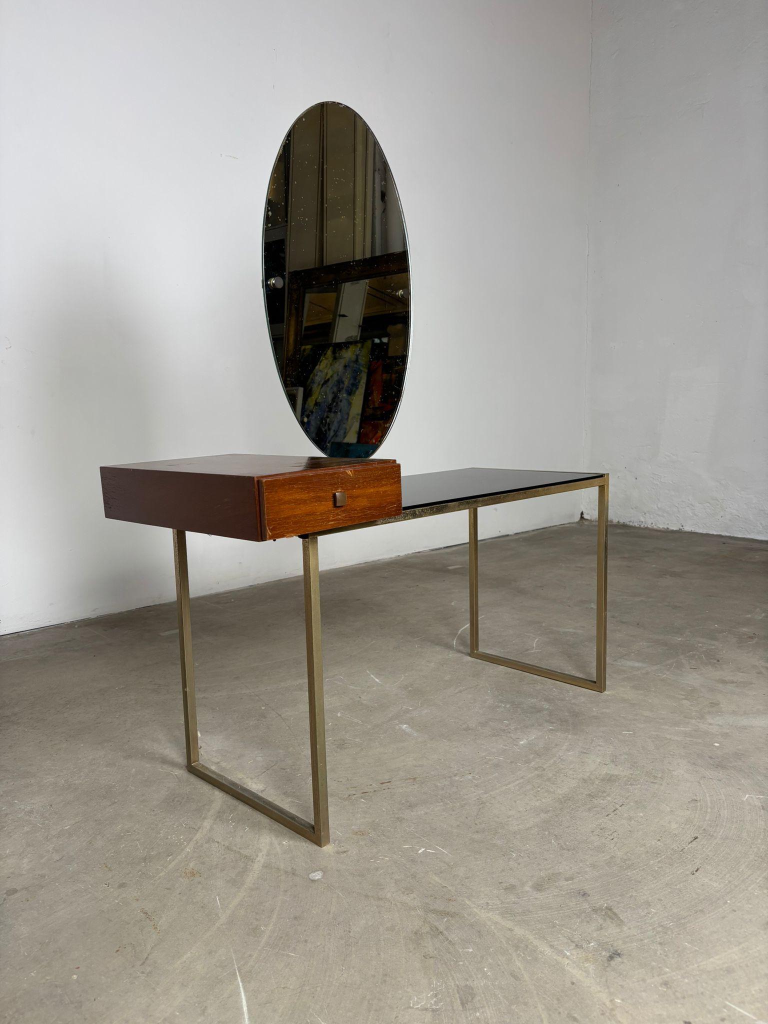 Tocador moderno de mediados de siglo de cristal y acero con espejo oval, años 60 Metal en venta