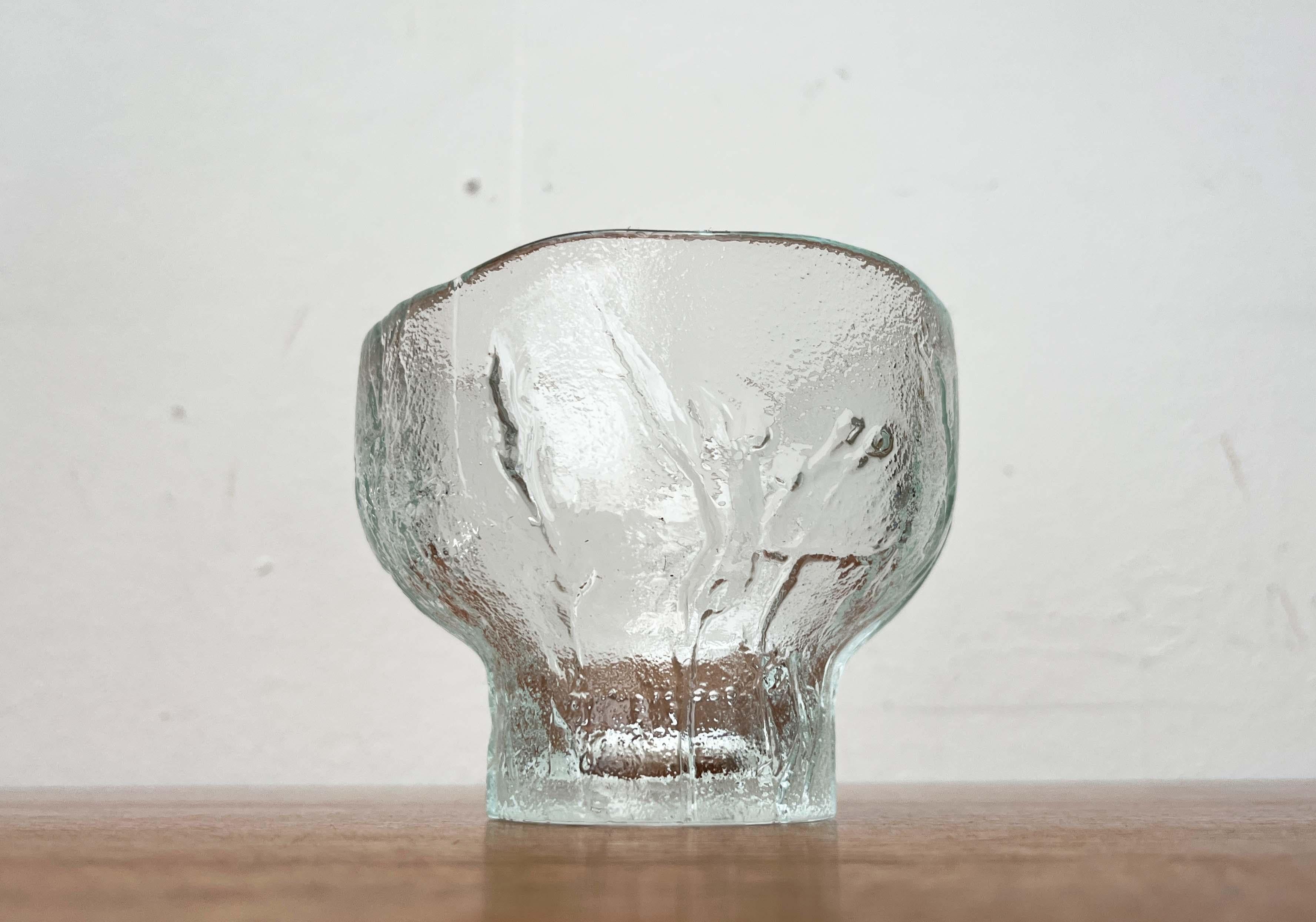 Moderne Glasschale aus der Jahrhundertmitte von Heiniä Kainalossa für Humppila, Finnland, 1960er Jahre (Moderne der Mitte des Jahrhunderts) im Angebot