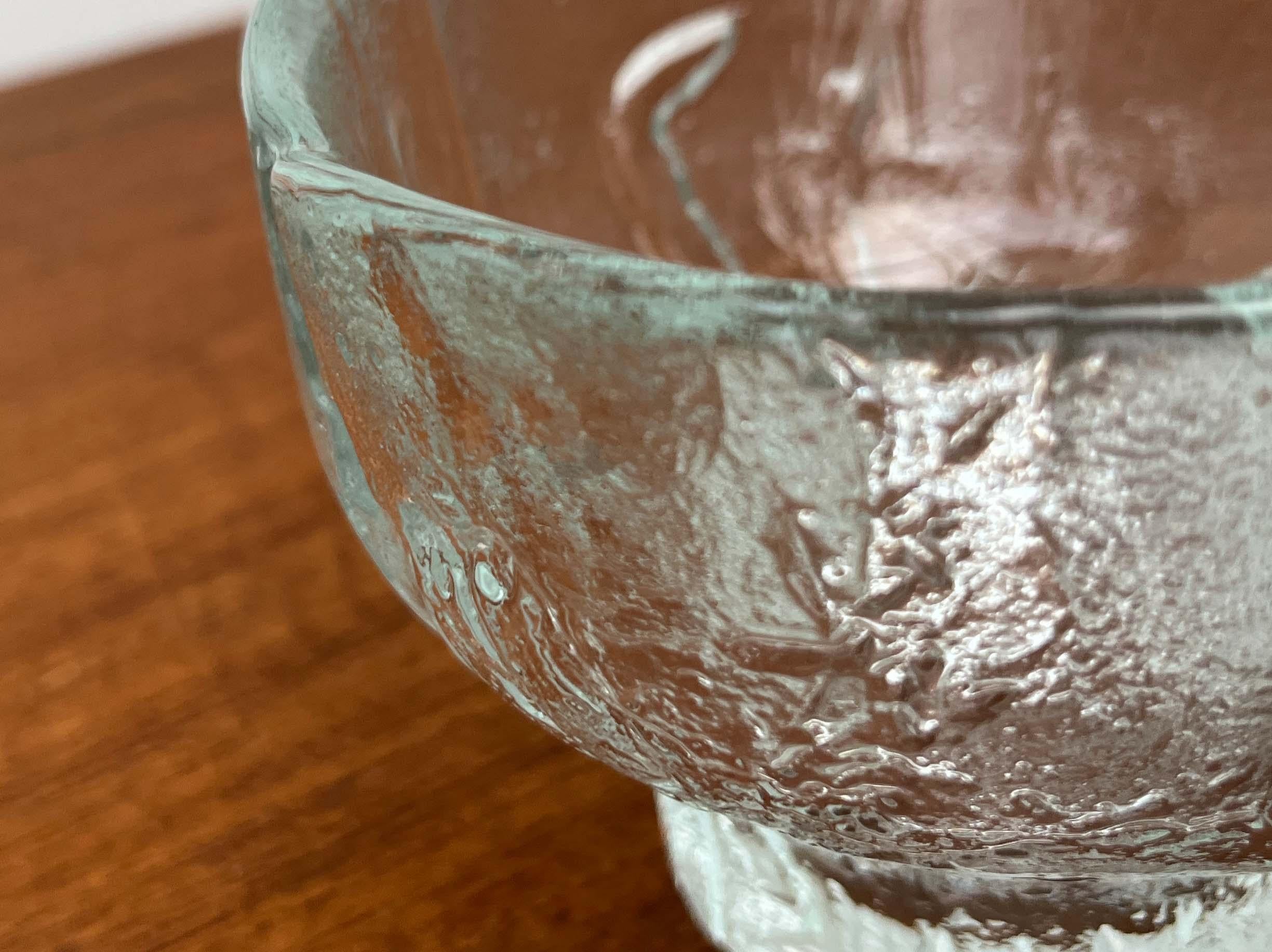 Moderne Glasschale aus der Jahrhundertmitte von Heiniä Kainalossa für Humppila, Finnland, 1960er Jahre im Angebot 3