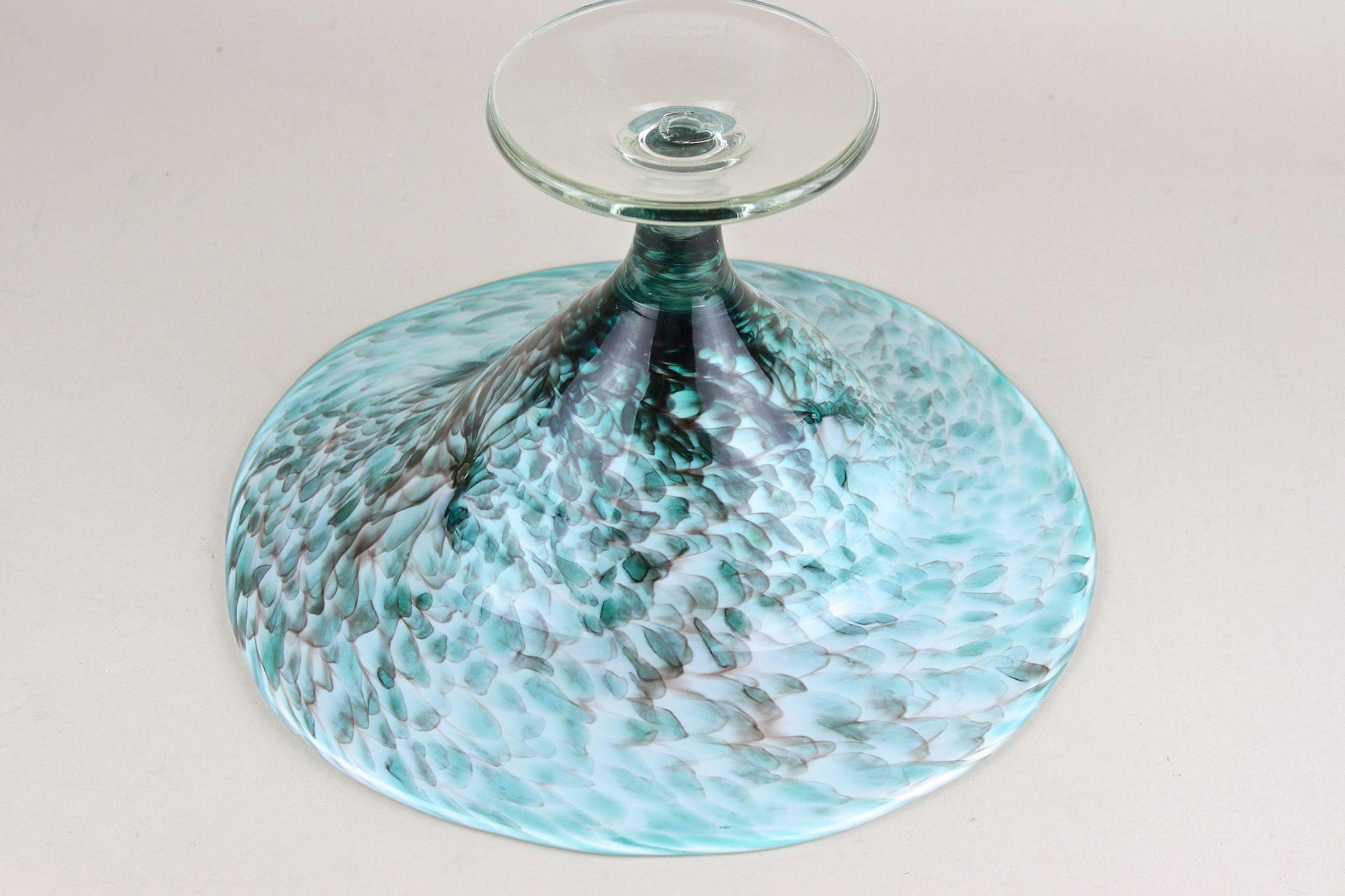 Ciotola/centrotavola in vetro del Mid Century Modern, firmata, DE 1970 ca. in vendita 7