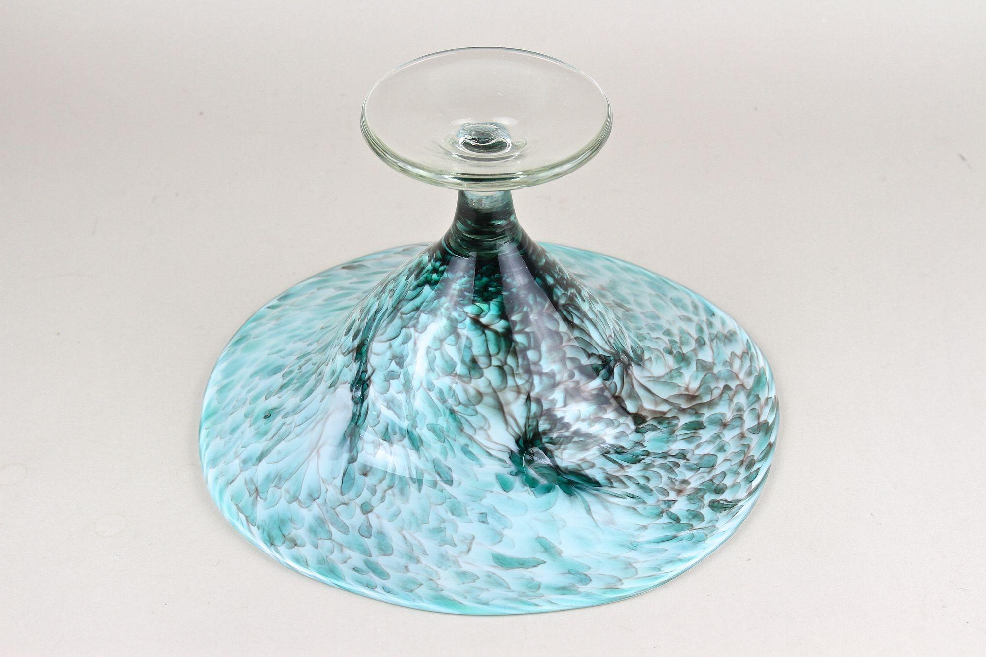Ciotola/centrotavola in vetro del Mid Century Modern, firmata, DE 1970 ca. in vendita 8