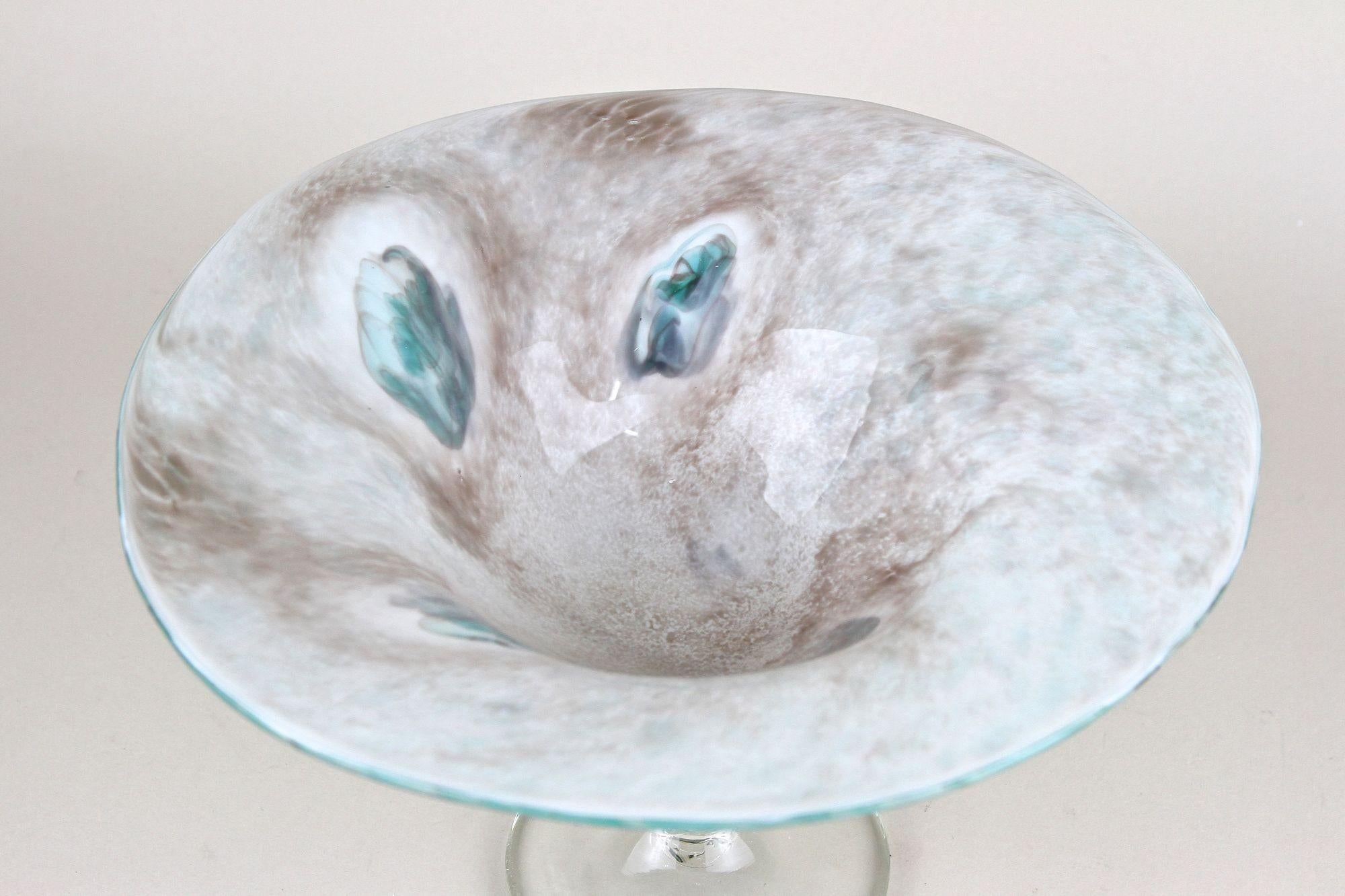 XX secolo Ciotola/centrotavola in vetro del Mid Century Modern, firmata, DE 1970 ca. in vendita