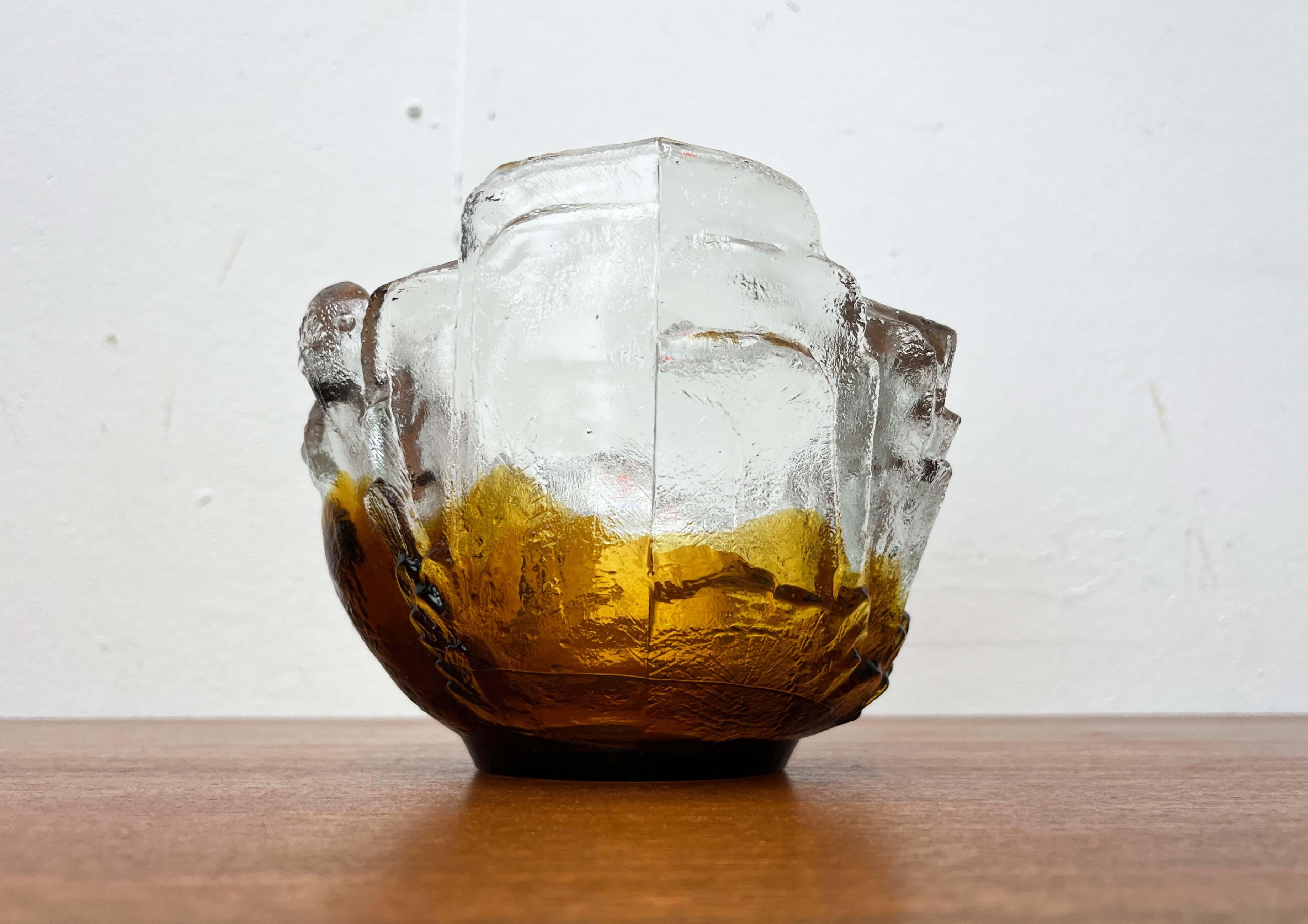 Moderne Glasschale mit Taubenmotiv Pertti Santalahti Kumela 1960er Jahre im Angebot 4