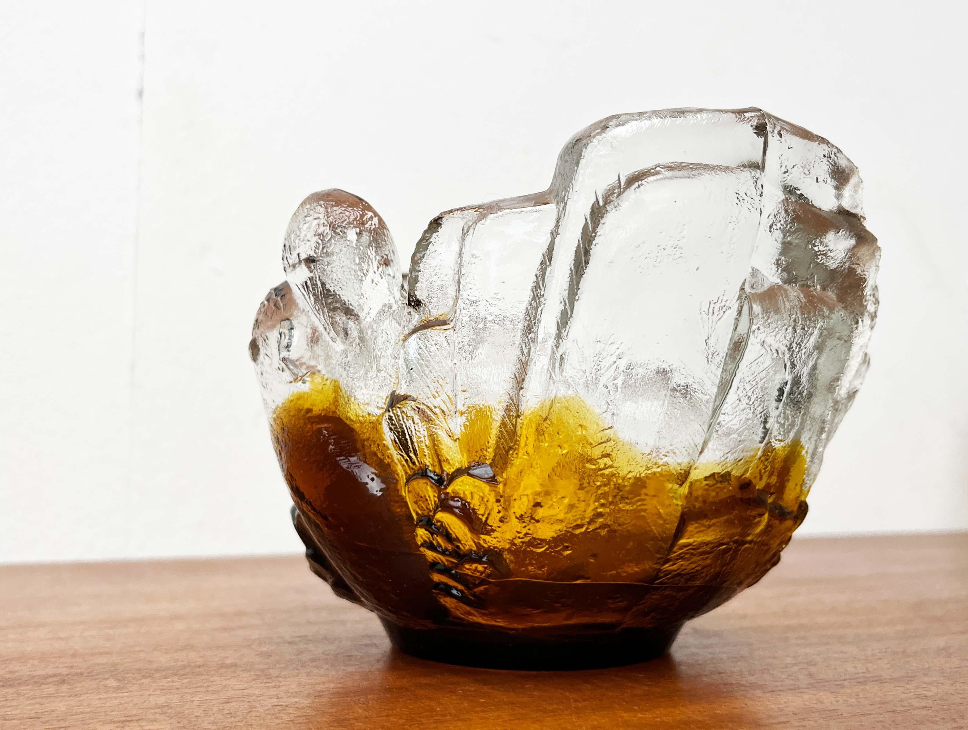 Moderne Glasschale mit Taubenmotiv Pertti Santalahti Kumela 1960er Jahre im Angebot 7