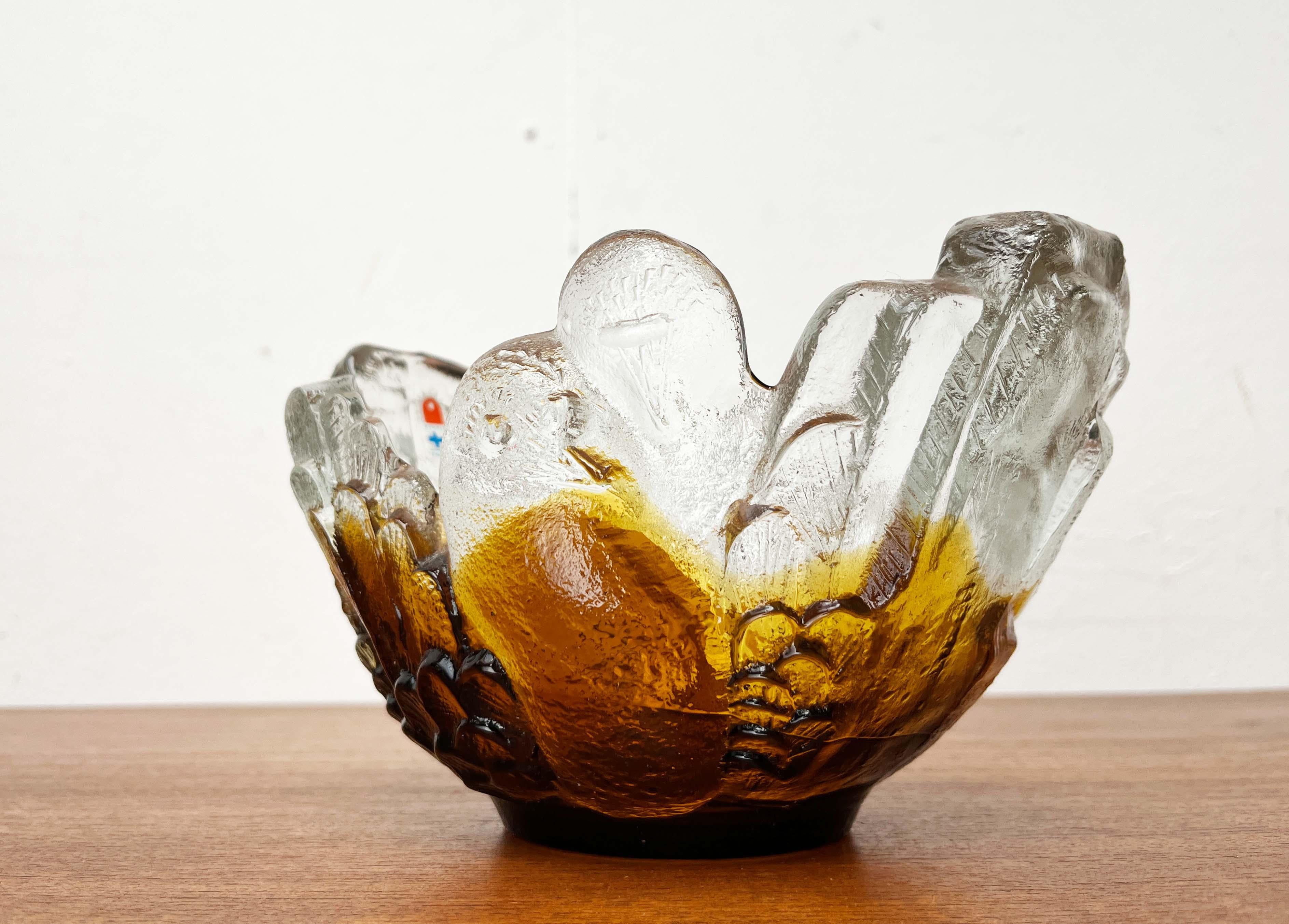 Moderne Glasschale mit Taubenmotiv Pertti Santalahti Kumela 1960er Jahre im Angebot 8